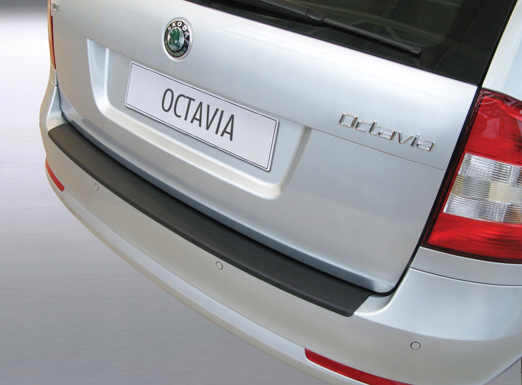 Купить бампер шкода а5. Skoda Octavia a5 задний бампер. Skoda Octavia a5 накладка на задний бампер. Накладка на бампер Шкода универсал а5.