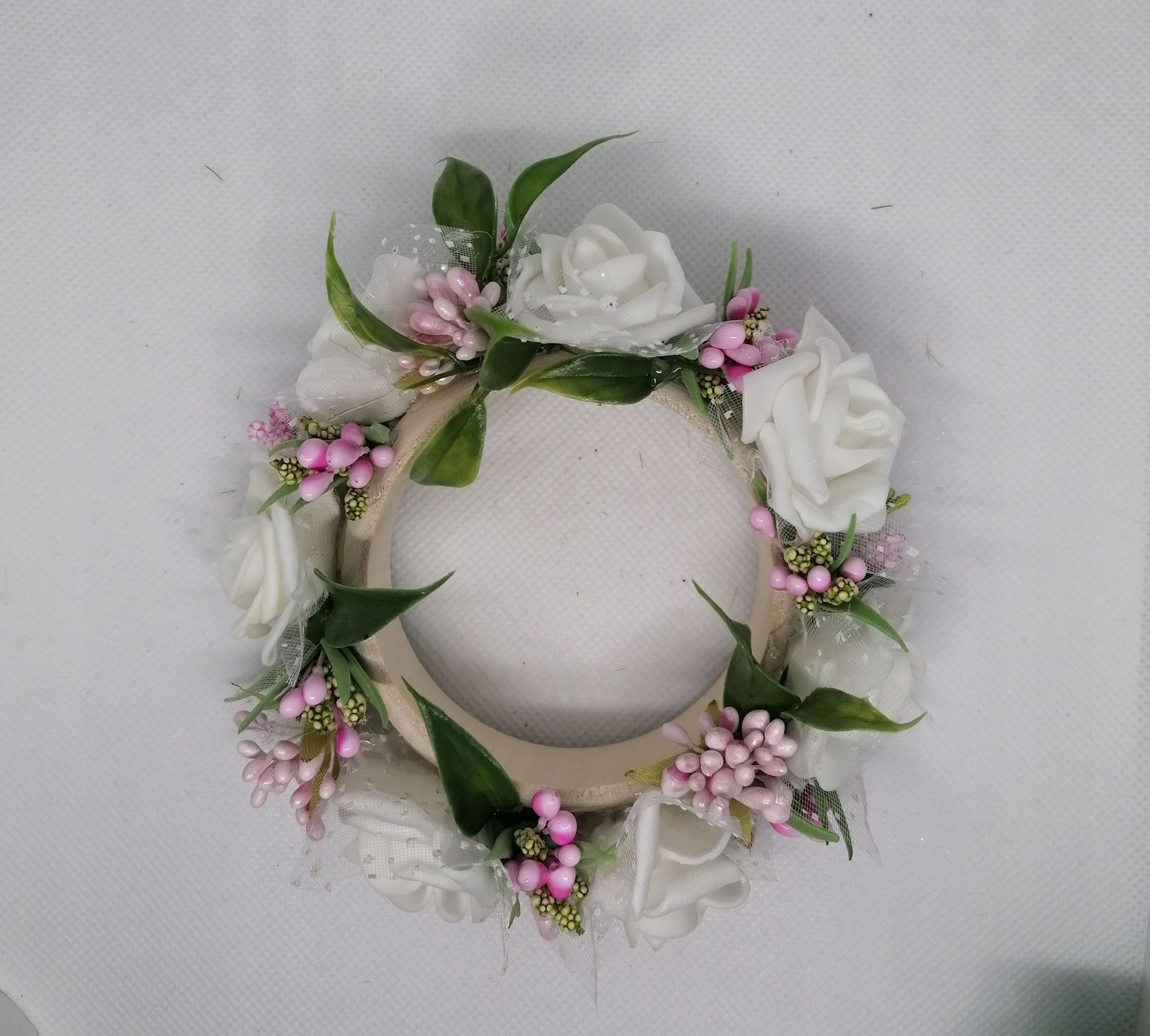 WIANEK OZDOBA STROIK NA ŚWIECĘ SZTUCZNE KWIATY Marka inna