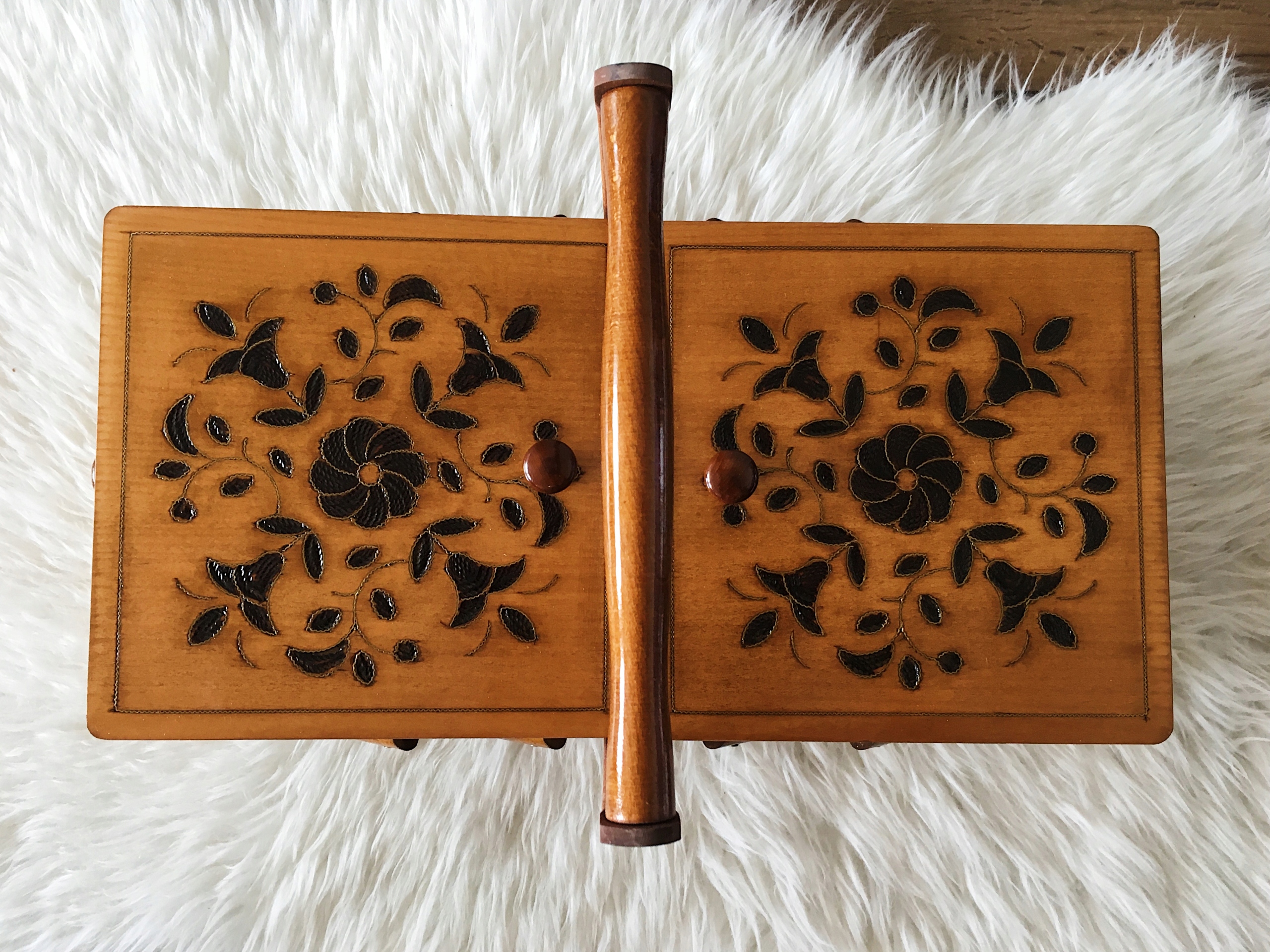 Niciarka pojemnik na nici przybornik puzderko HAND Marka inny