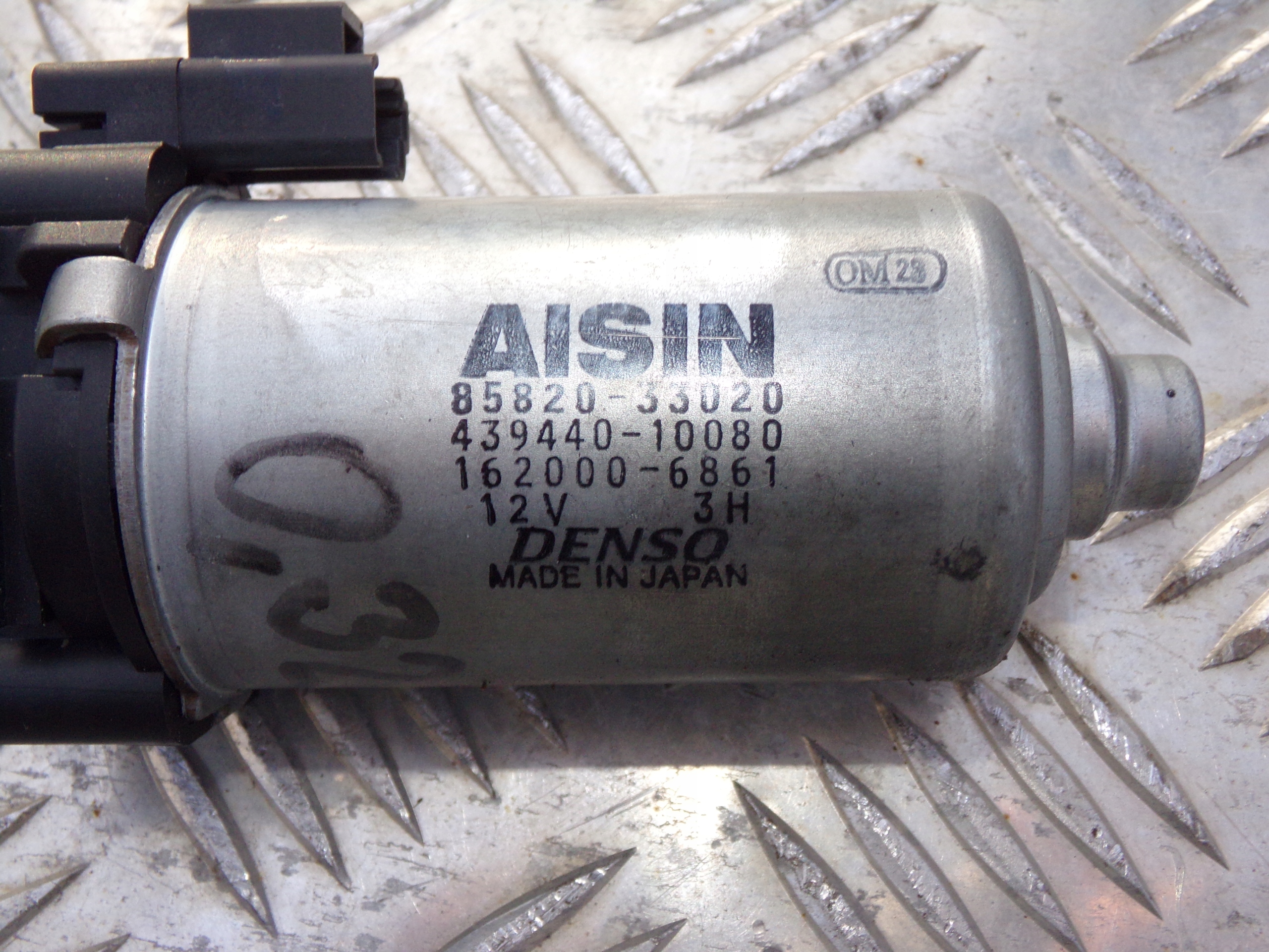 TOYOTA AVENSIS II T25 MOTOR SEDADLA 85820-33020