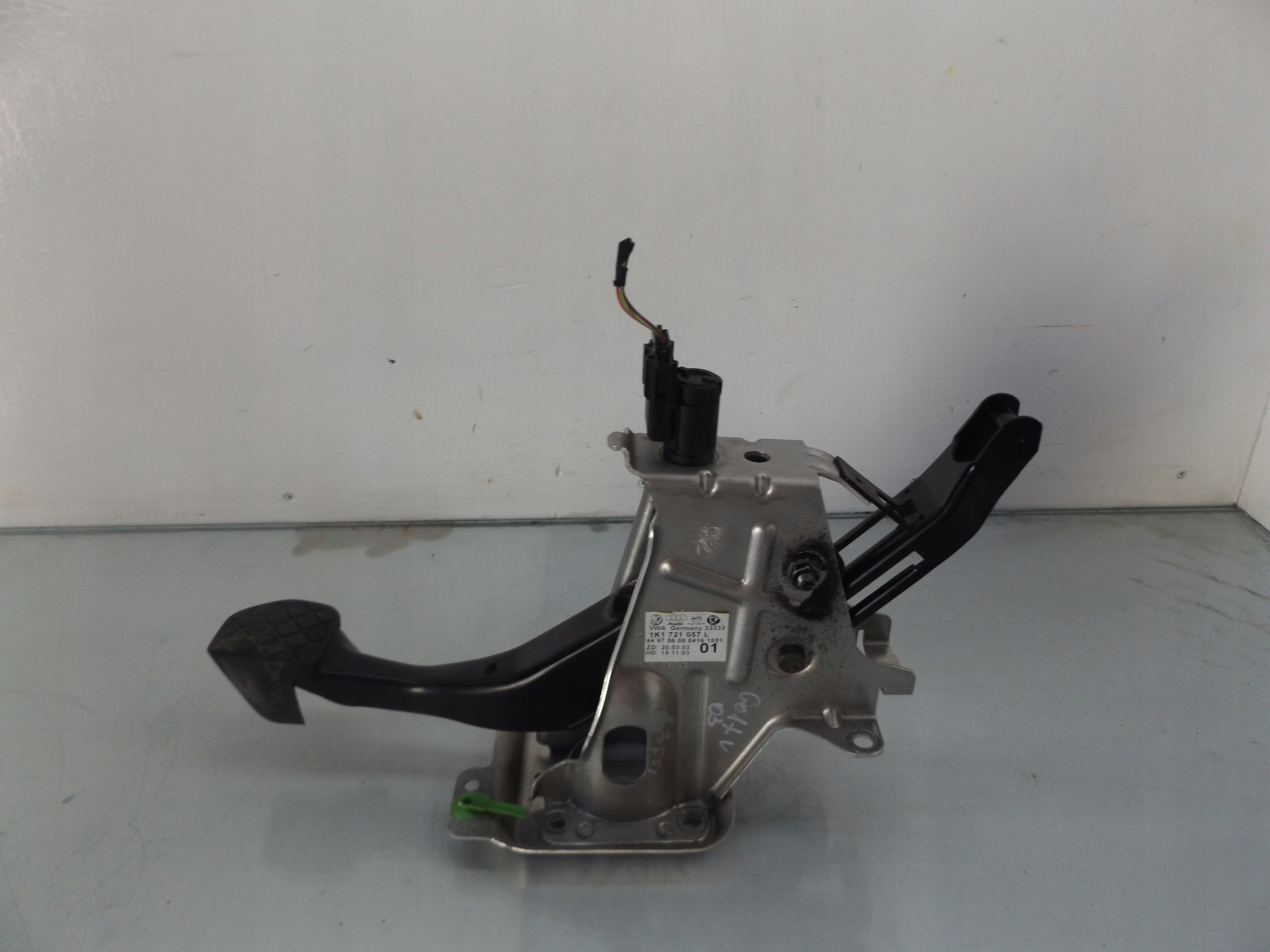 GOLF V PEDAŁ HAMULCA Typ samochodu Samochody osobowe