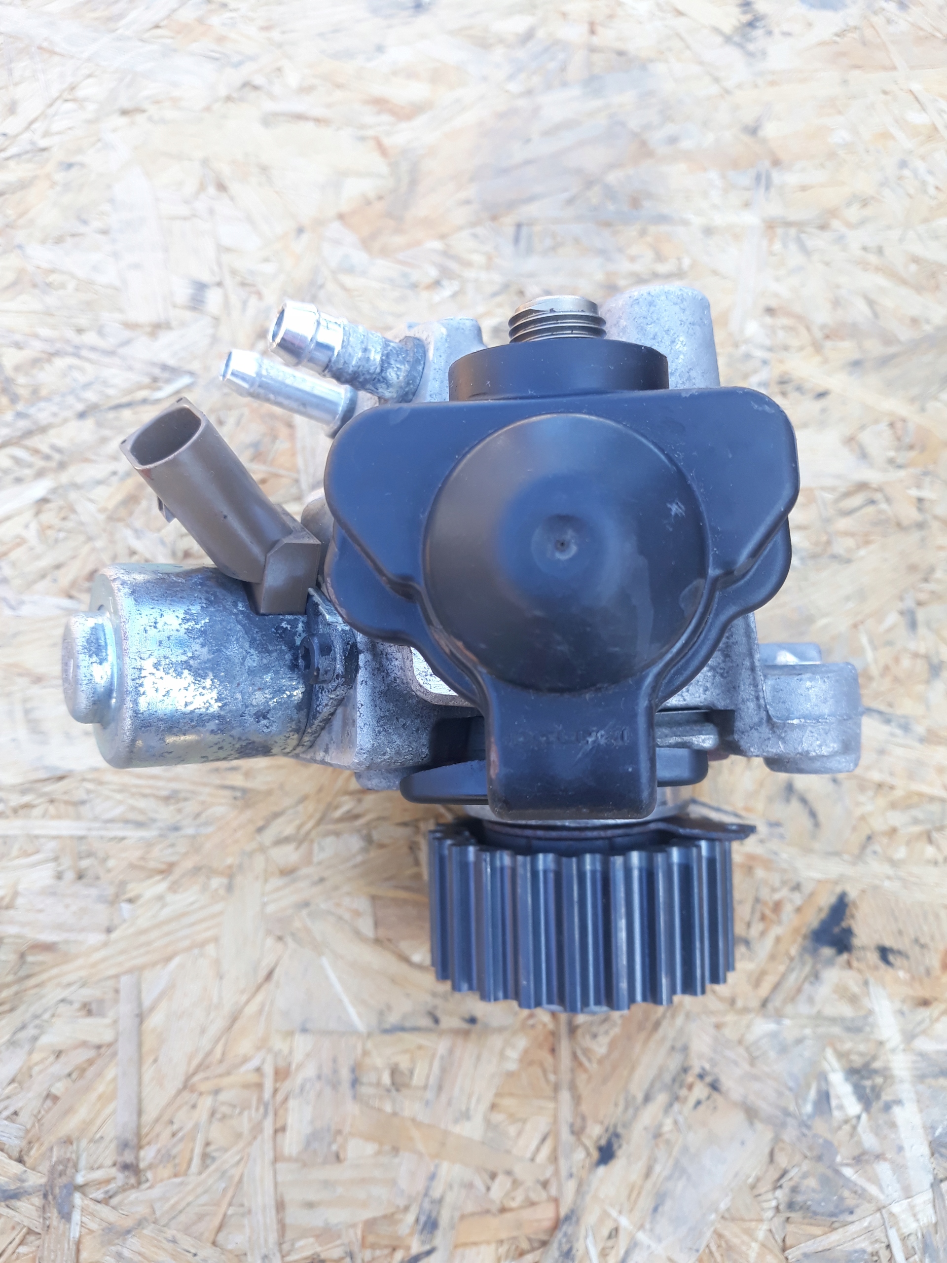 04B130755H 28477820 - ПАЛИВНИЙ НАСОС VW AUDI SKODA SEAT 1.6 TDI DDY