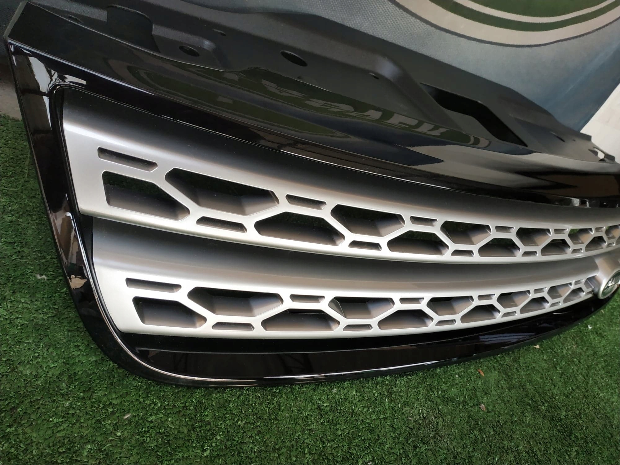 LAND ROVER DISCOVERY 5 L462 ATRAPA GRILL NOWY Producent części Land Rover OE