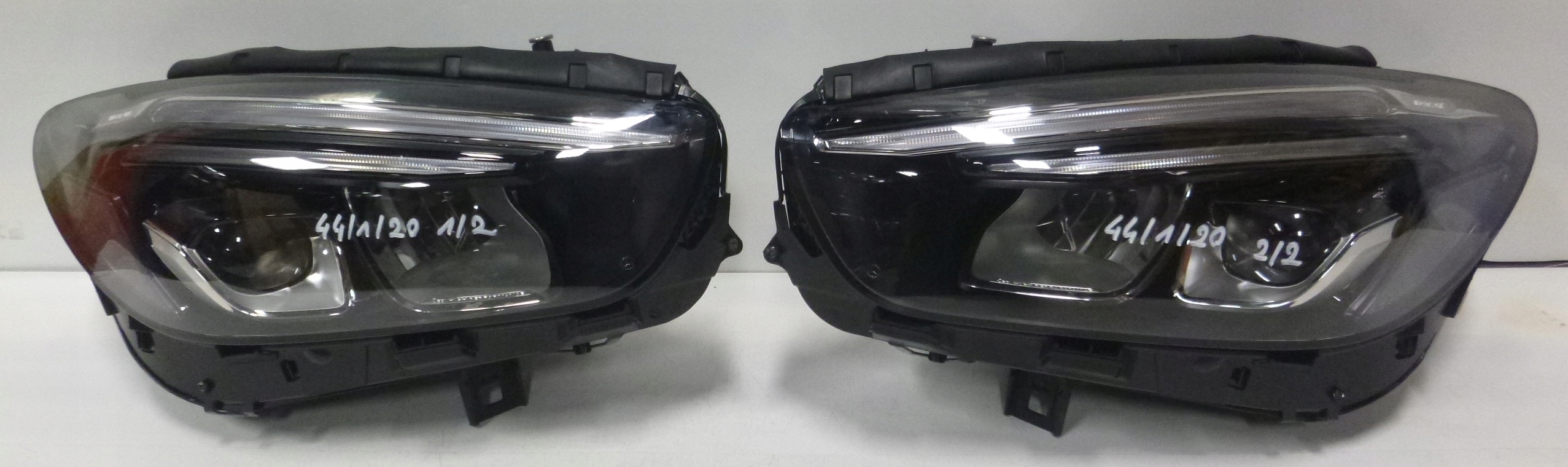 MERCEDES B KLASA W247 LAMPY PRZEDNIE PRZÓD