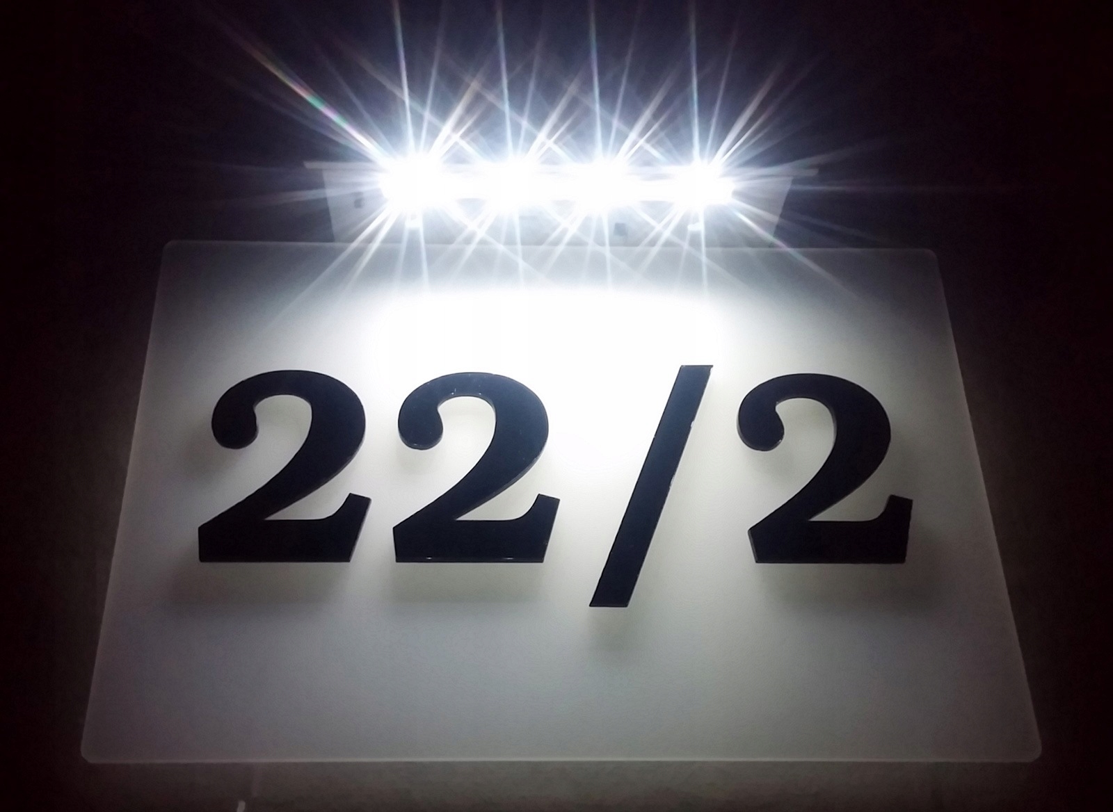 Podświetlony numer domu LED solarny GRATIS PROJEKT Kod producenta SOL01