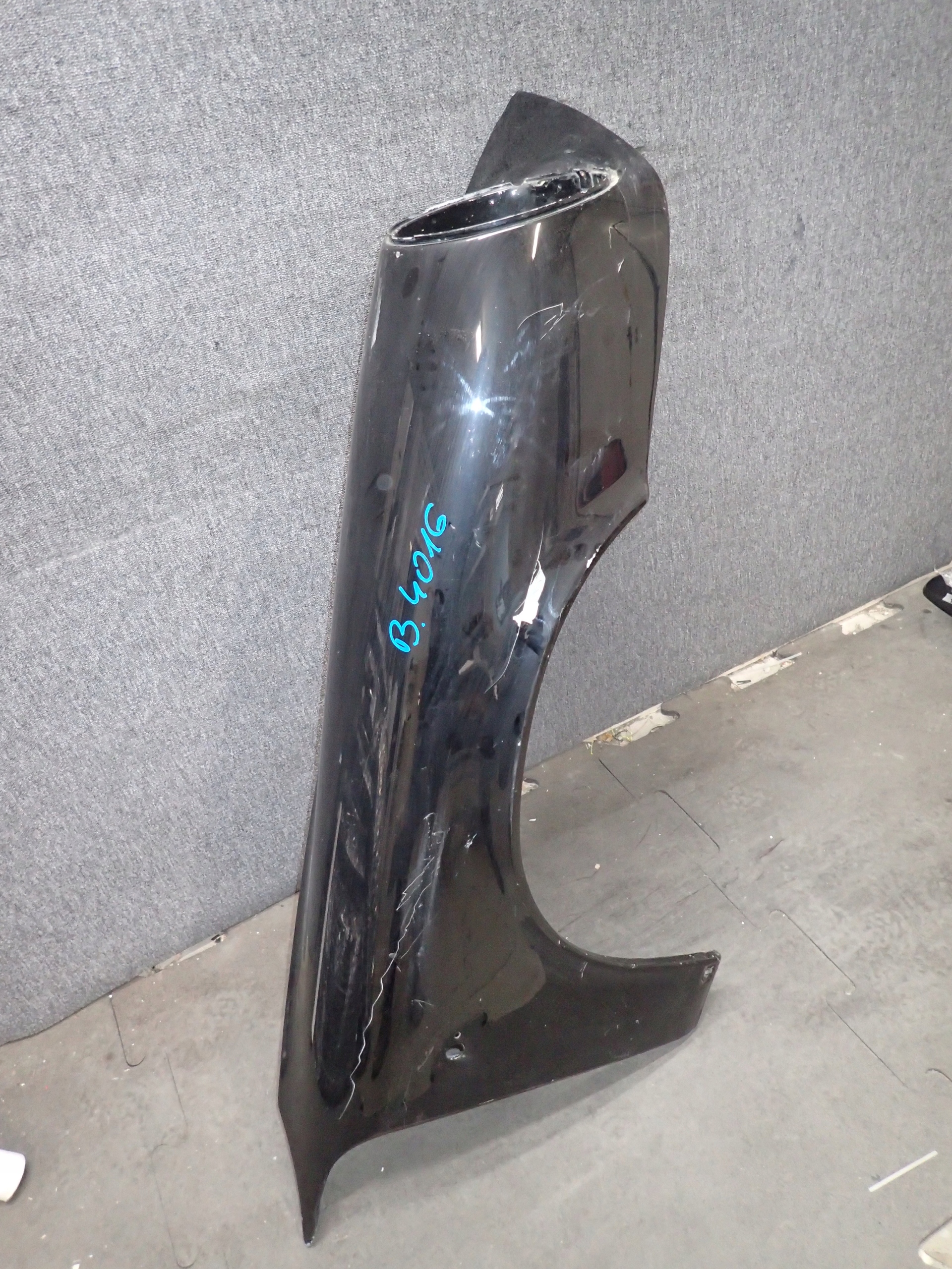 FENDER FRONT RIGHT PORSCHE 911 81-89