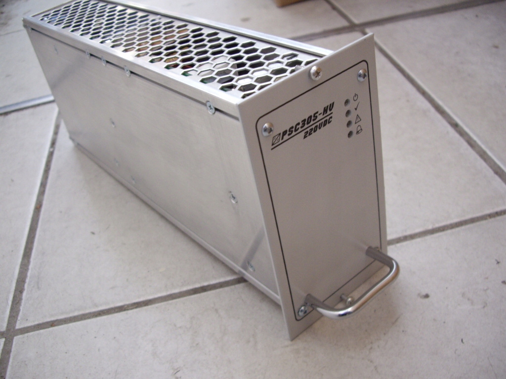 Napájecí zdroj Delta 12 V 12,5 A 150 W pro montáž na panel