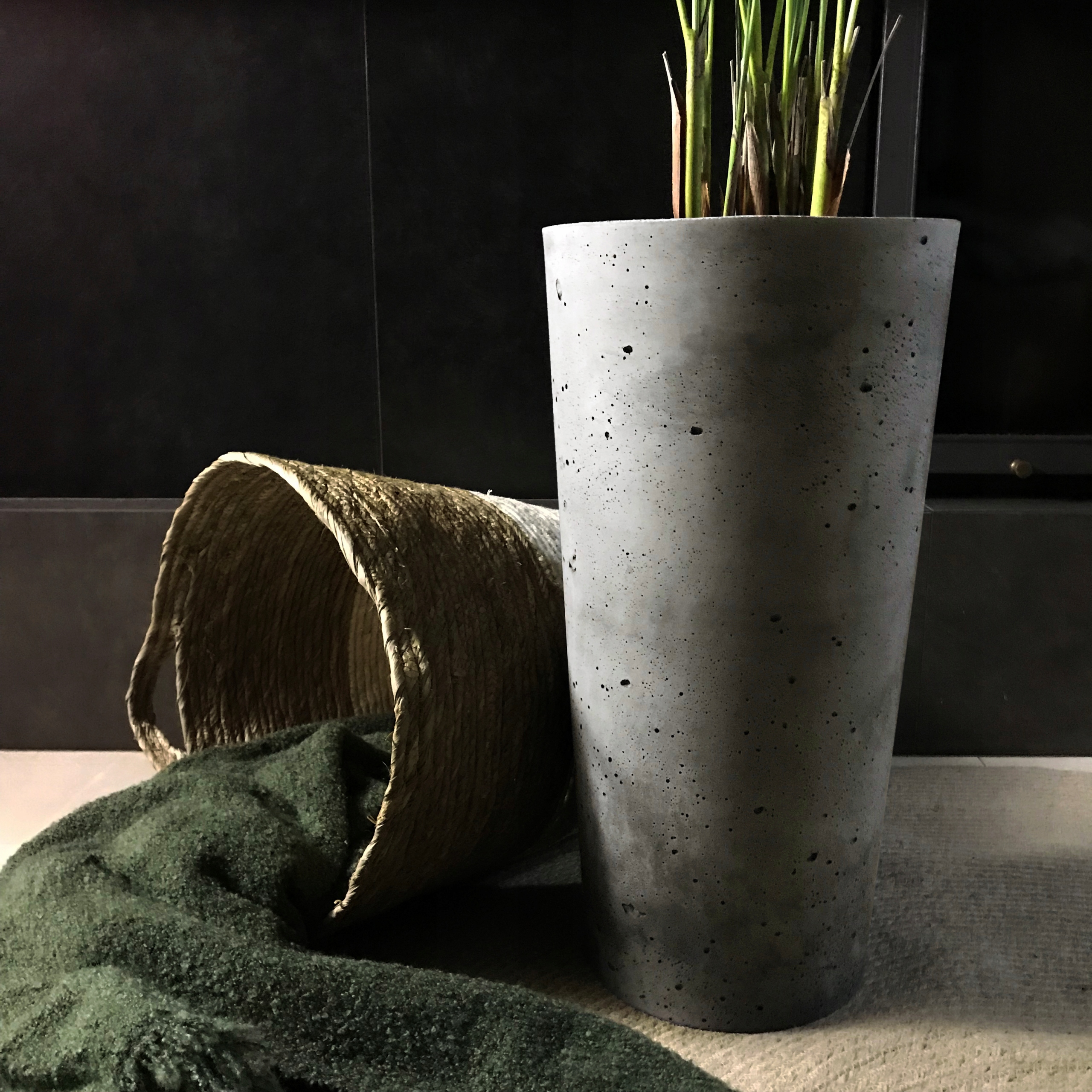 BETONOWA DONICA Z BETONU okrągła wysokość 45 cm