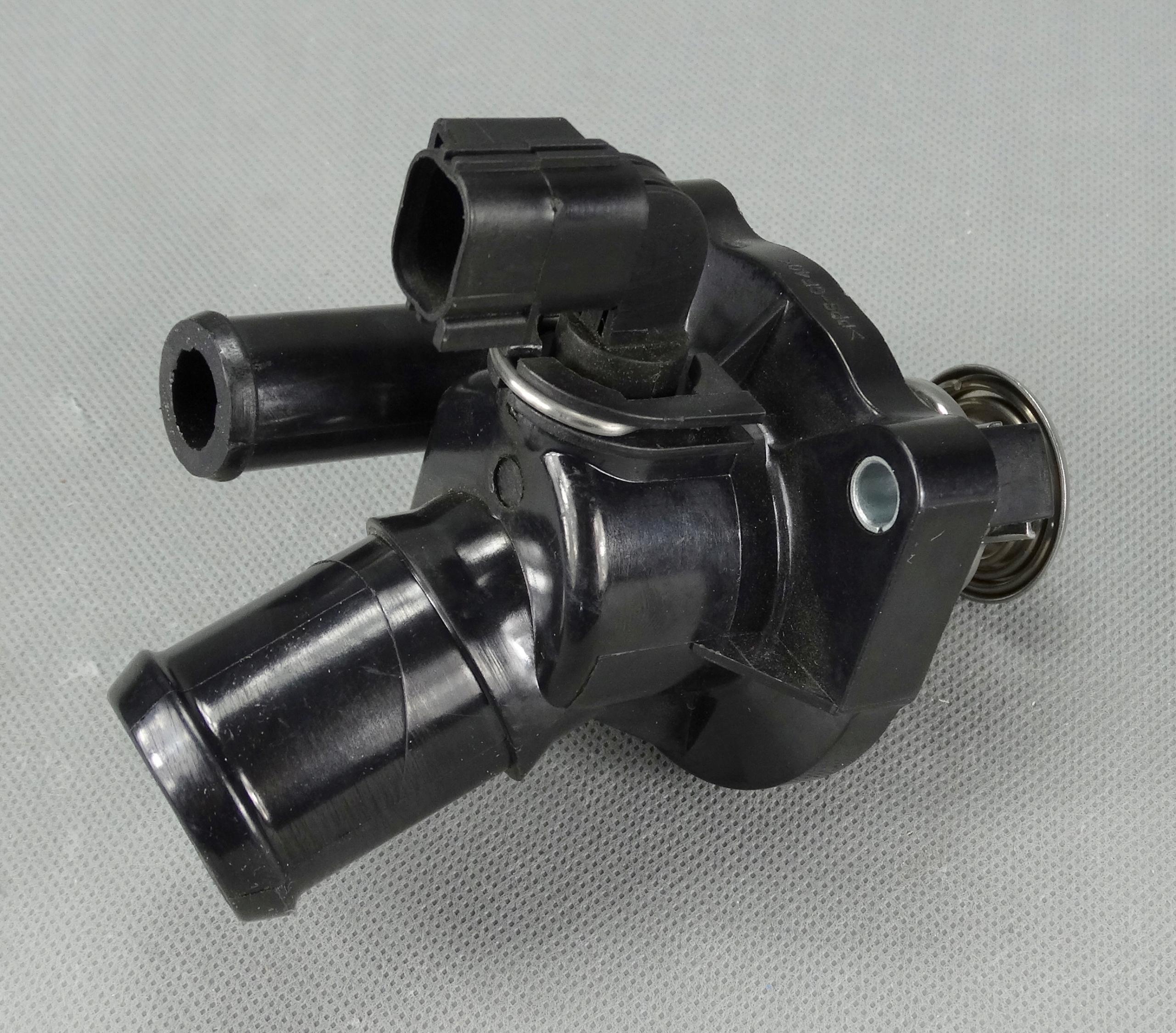 TERMOSTAT KRÓCIEC 1.8 2.0 FORD MONDEO MK3 BENZYNA Producent części JP Group