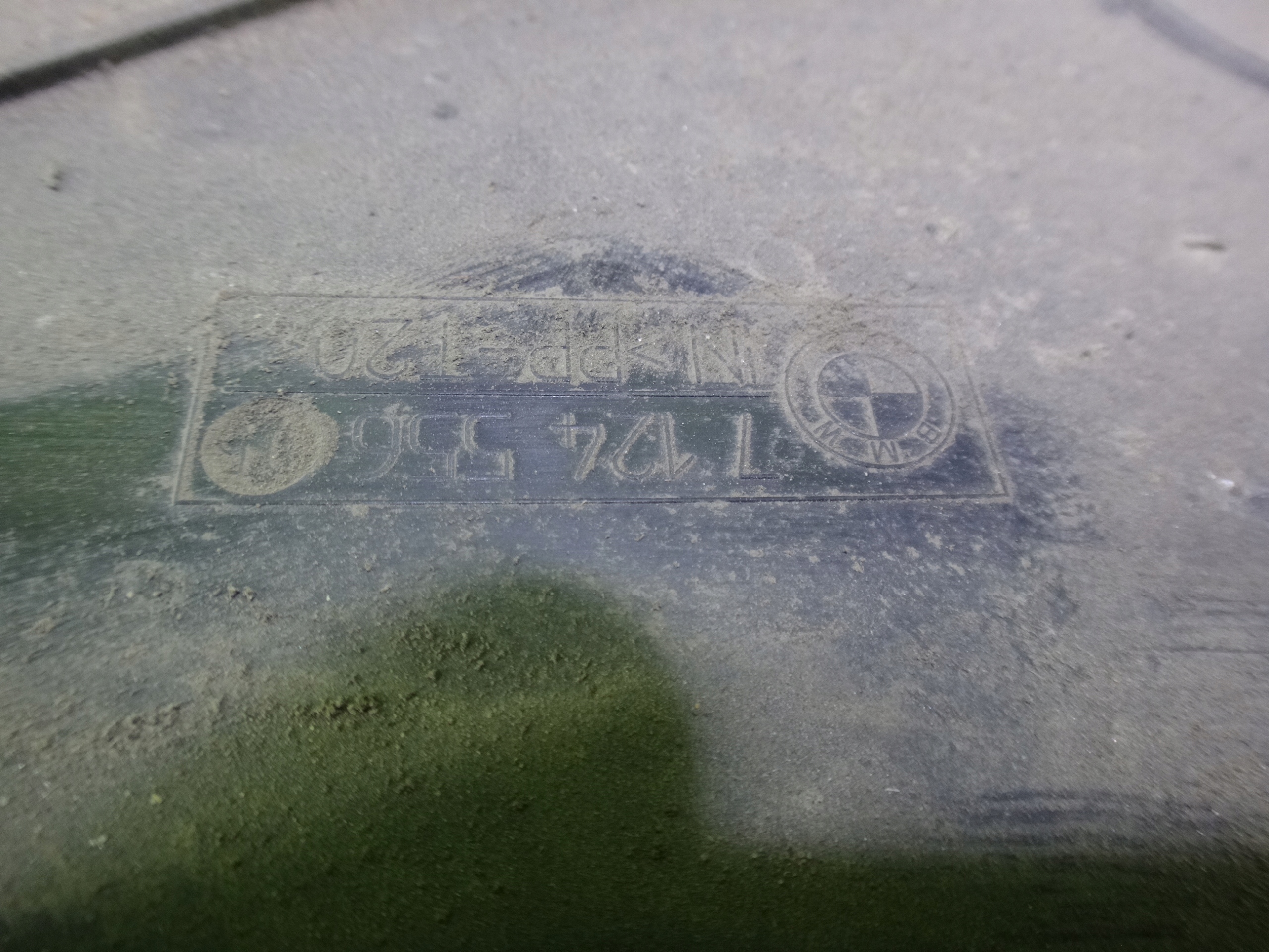 PRAWY PLASTIK OBUDOWA OSŁONA TYŁ BMW E60 E61 E63 Numer katalogowy części 7124556 OEM