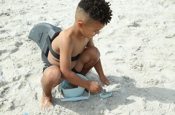 Scrunch Łopatka do piasku Koralowa Marka Scrunch