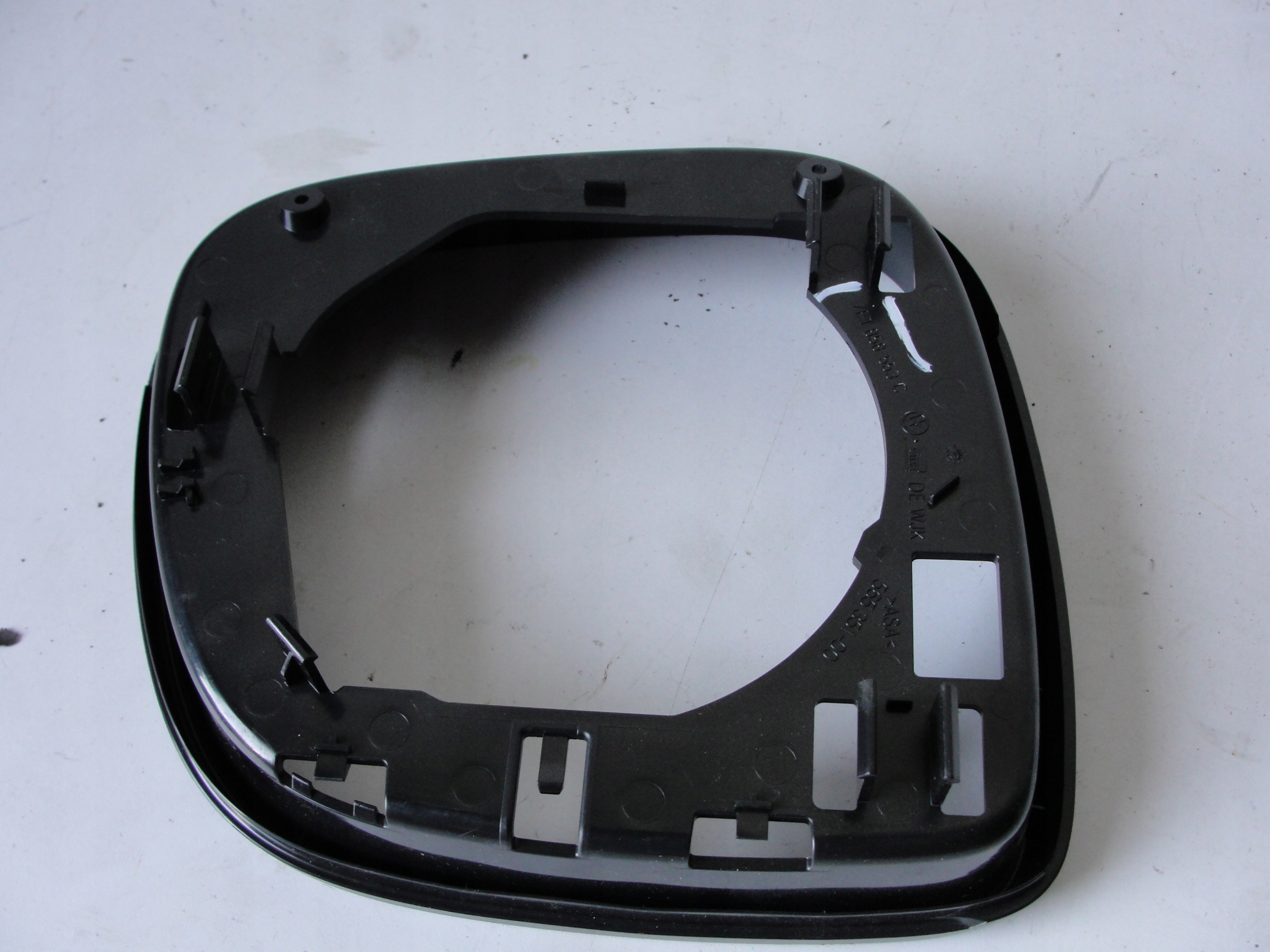 RAMKA OBUDOWA LUSTERKA VW T5 T6 AMAROK 7E1858553C