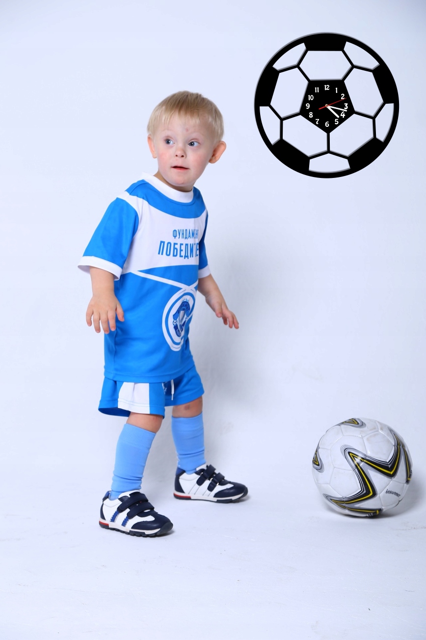 zegar ścienny piłka nożna piłkarz cichy duży 3D Marka inna