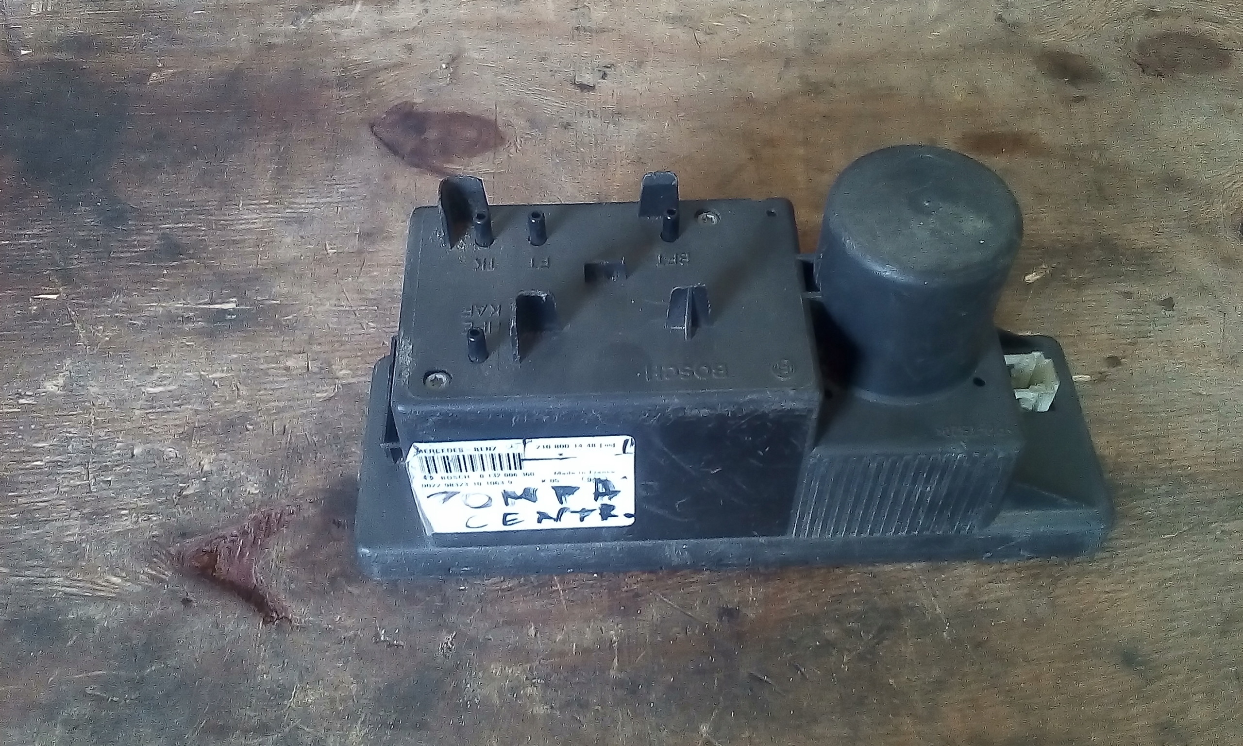 MERCEDES W210 замок насоса A2108001448