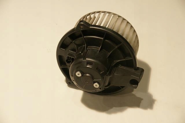 DMUCHAWA WENTYLATOR TOYOTA COROLLA VERSO EUROPA Producent części Bosch