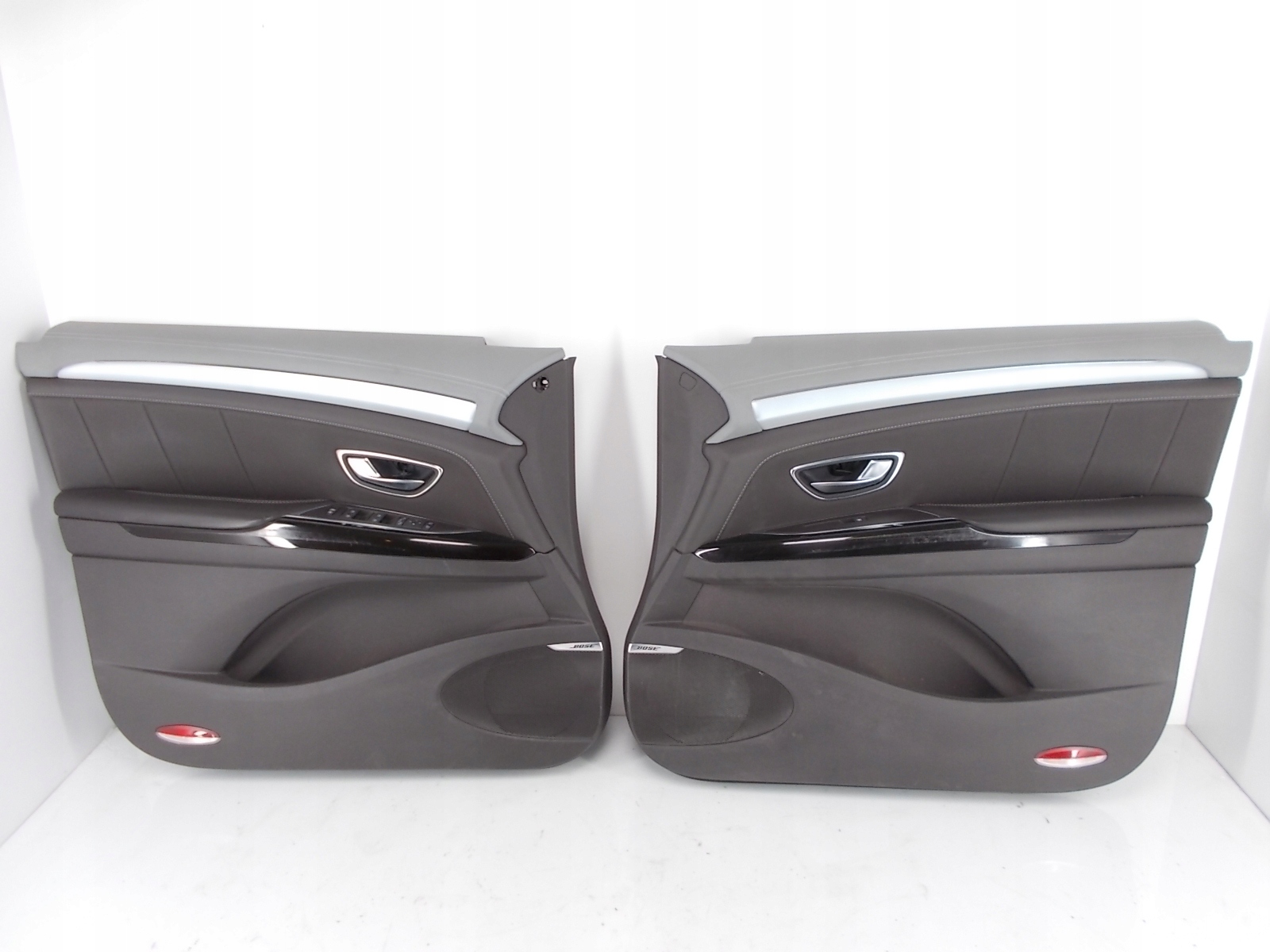 ŚRUBA MOCOWANIE TAPICERKI DRZWI ESPACE V BOCZEK