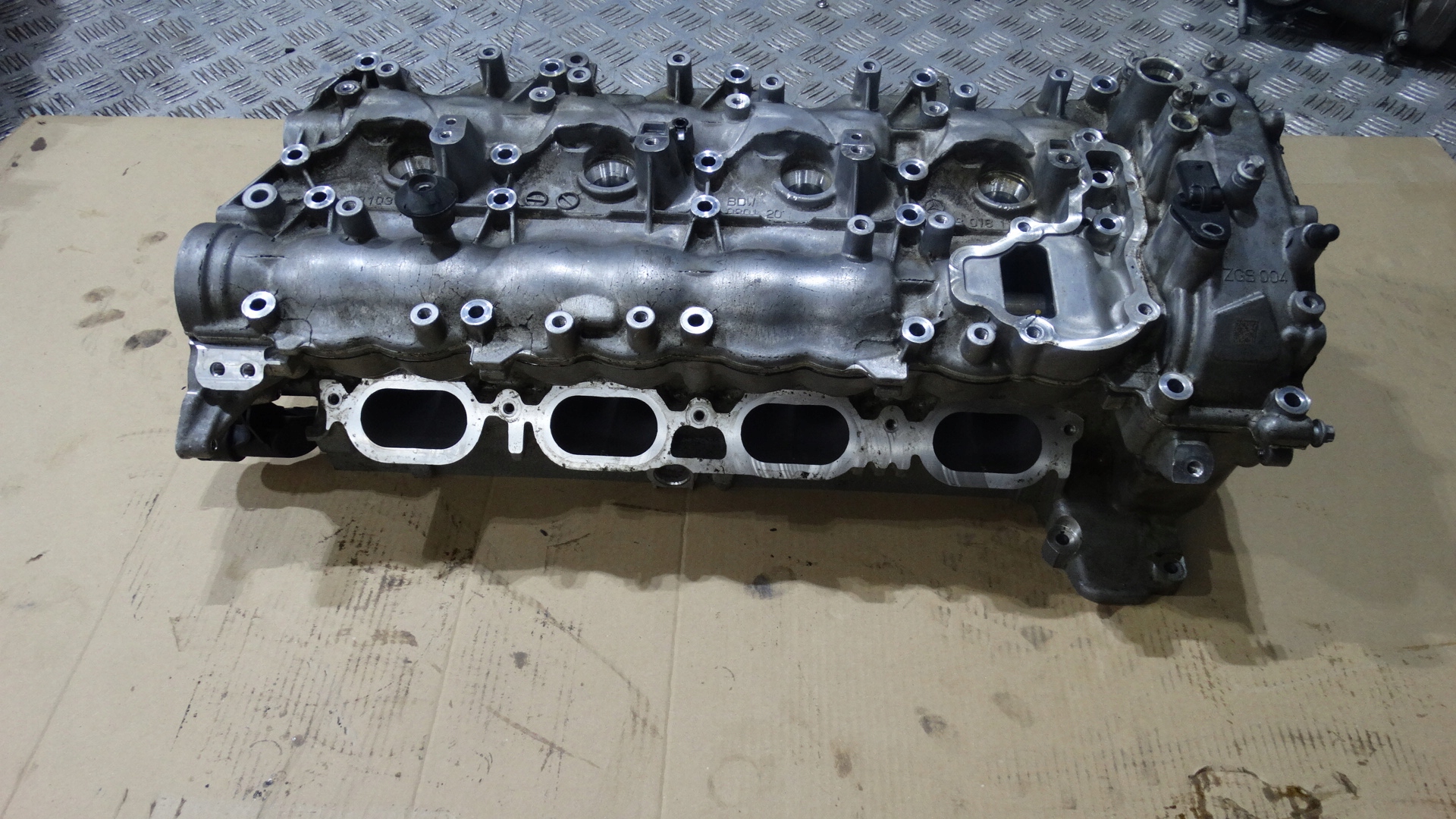 IDEALNA KPL.head. left MERCEDES G ML GL 6.3 1