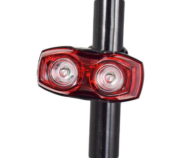 ZESTAW LAMPEK ROWEROWYCH LAMPKA PRZÓD I TYŁ LED Kolor dominujący czarny