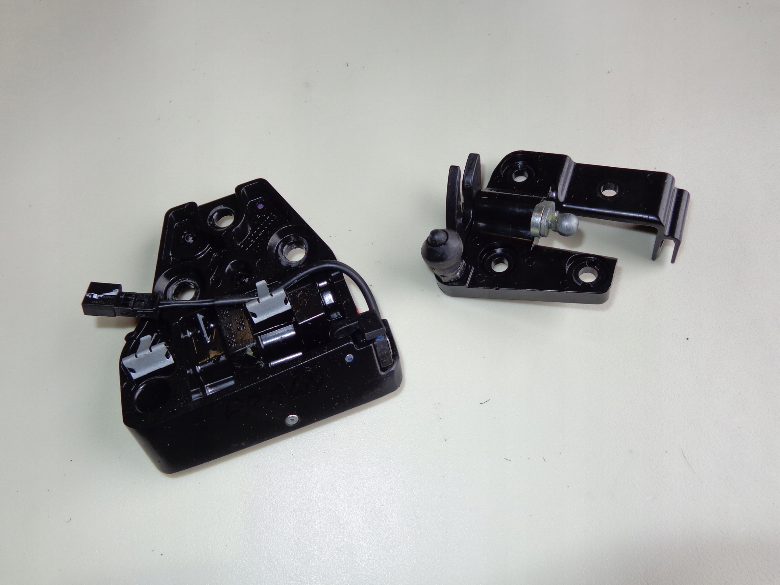 РИГЕЛЬ КРЫШИ ЗАМОК MEGANE II ПРАВЫЙ КАБРИОЛЕТ CC ПИЛА