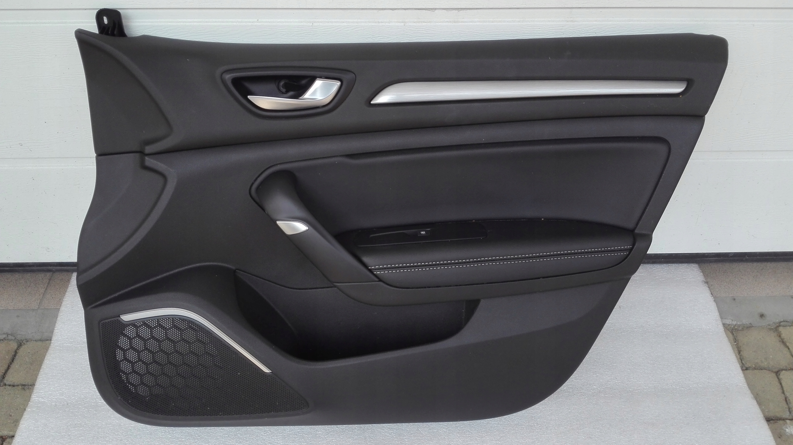 Renault Megane IV бекон Правий передній