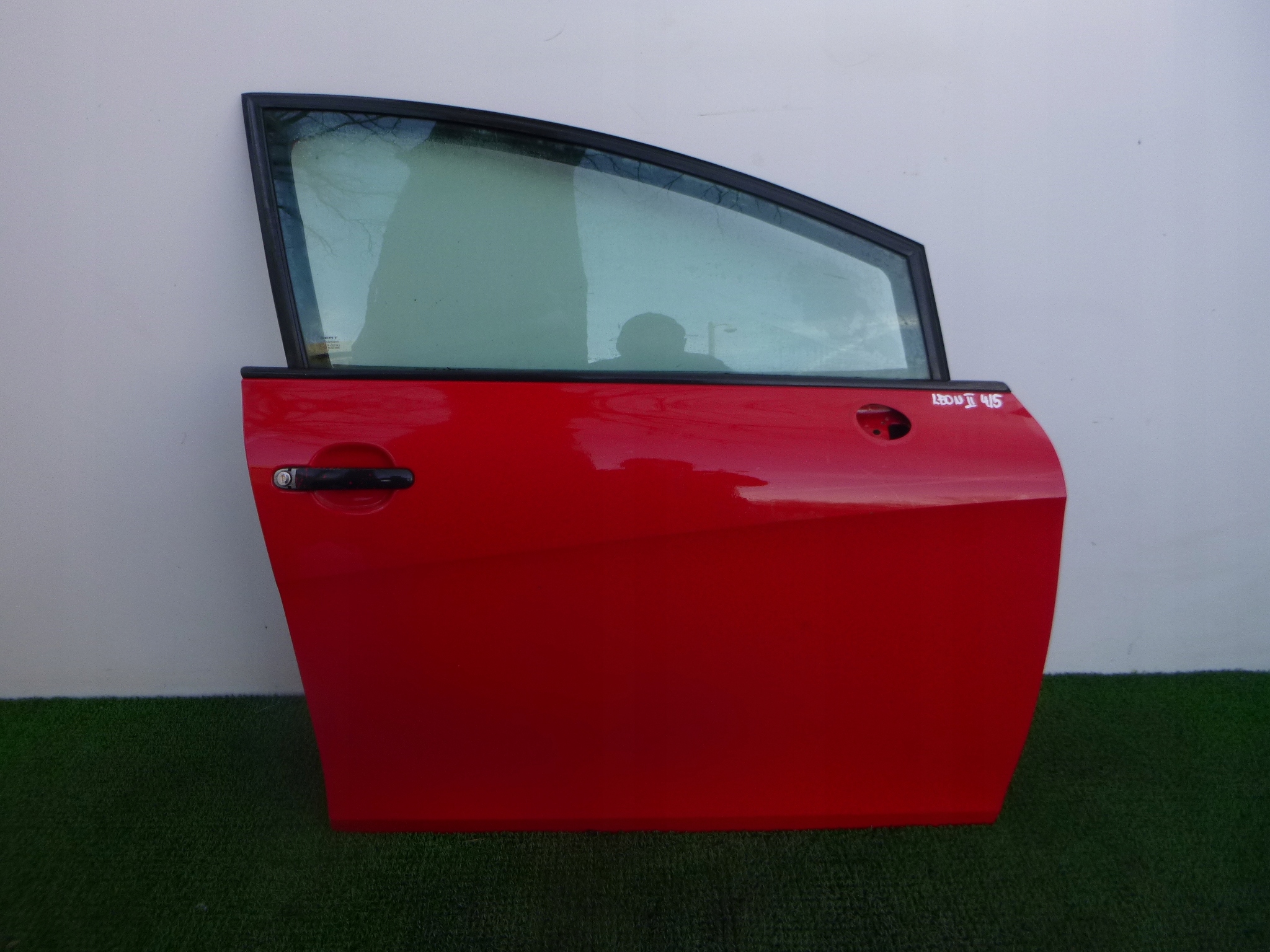 SEAT LEON II 05- door front right front OEM