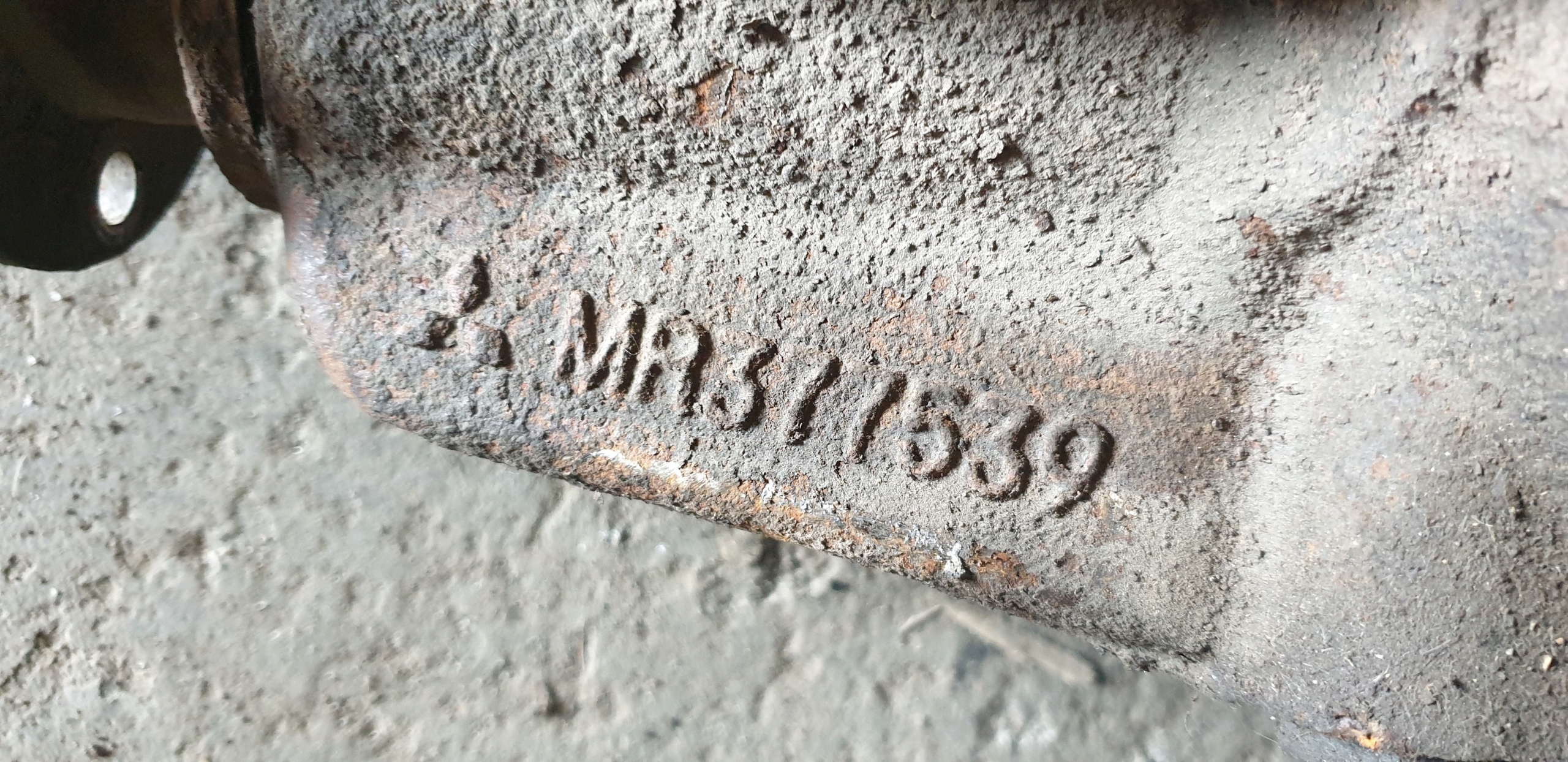 MITSUBISHI PININ 01R ПЕРЕДНИЙ МОСТ MR377539
