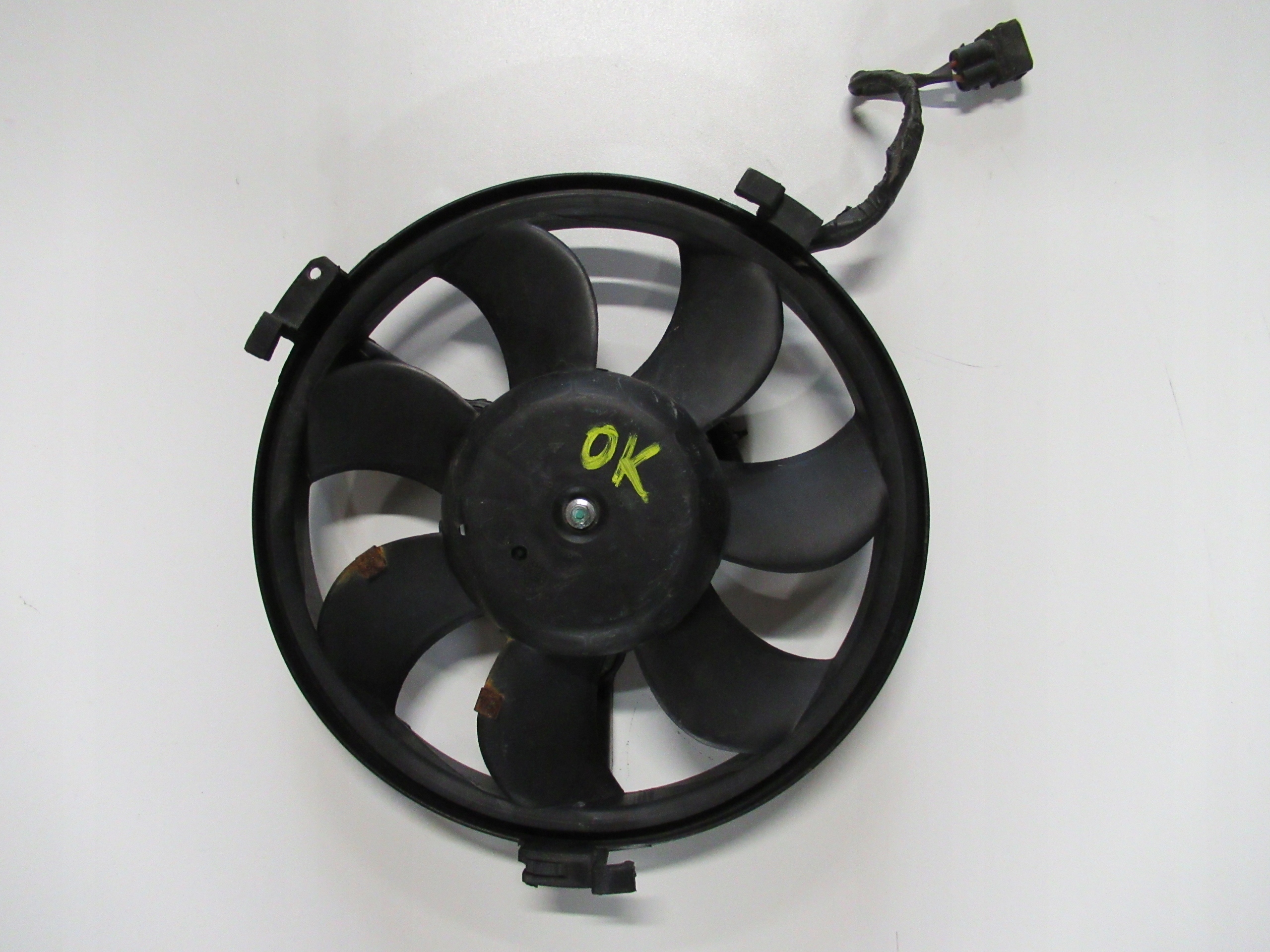 ventilátor chladiče VW PASSAT B5 1.9 TDI