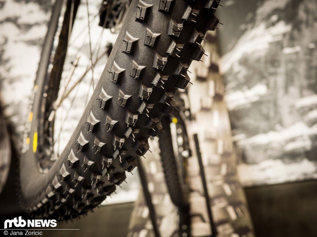 CONTINENTAL CROSS KING 29X2,3 OPONA 58-622 NOWOŚĆ Typ opony Drutowana