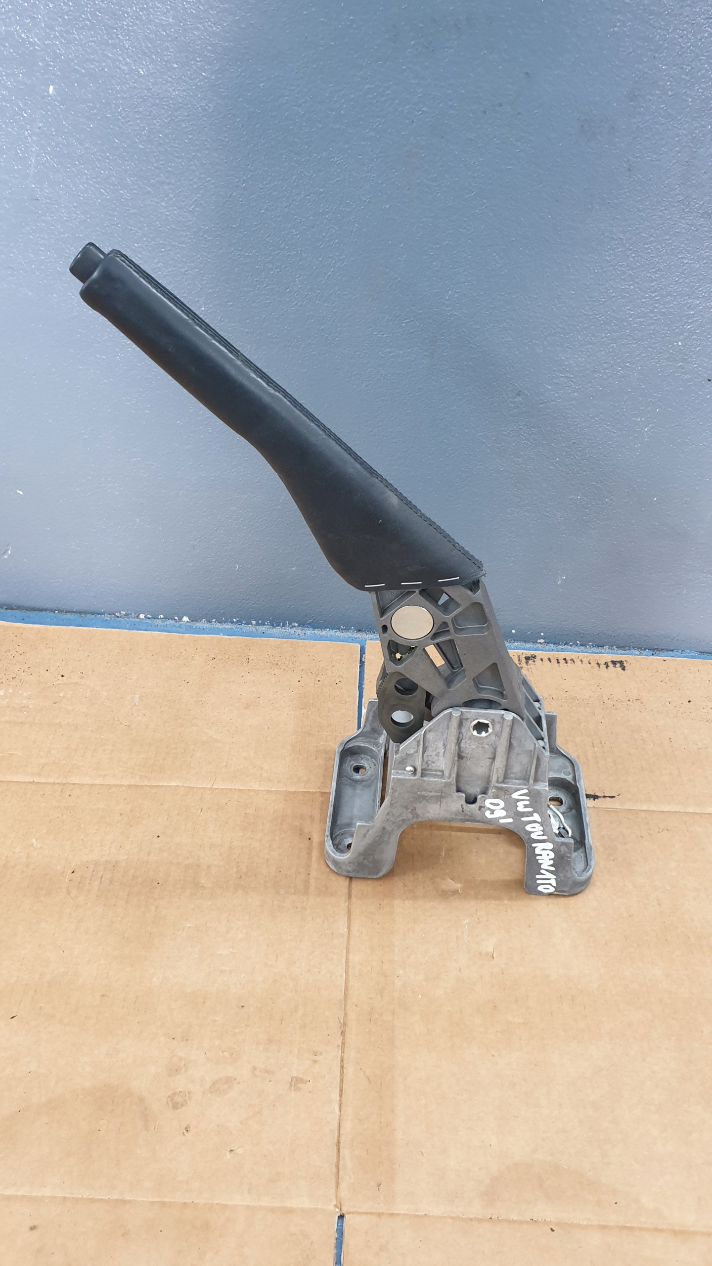 VW TOURAN 1T0 2009' LIFT DŹWIGNIA HAMULCA RĘCZNEGO