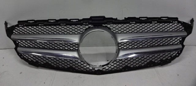 решетка радиатора MERCEDES W205 AMG