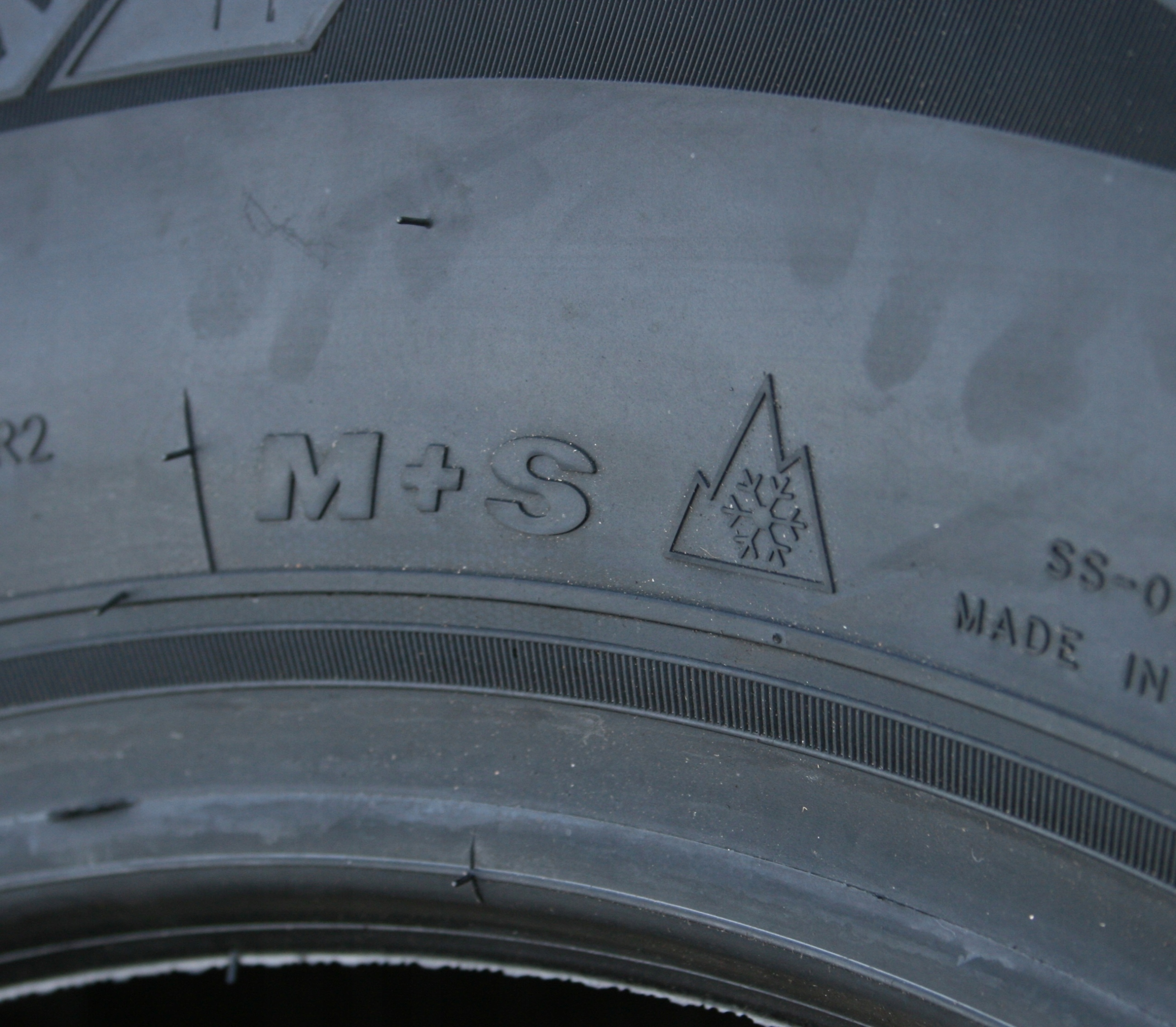 4 OPONY WIELOSEZONOWE BUS 225/65R16C TRACMAX AS Profil opony 65