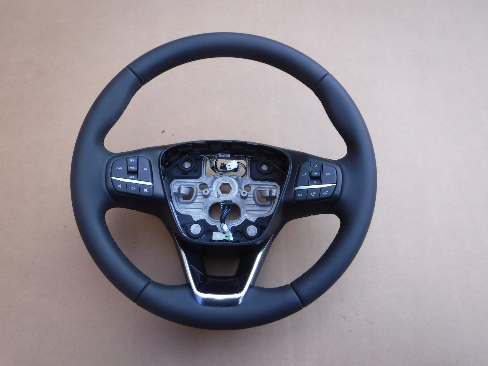 РУЛЬ FORD FOCUS MK4 2018-ГЛИНТВЕЙН КАК НОВЫЙ !