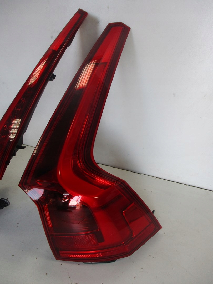 Lampa tylna VOLVO V90 18R LED LEWA Producent części Volvo OE