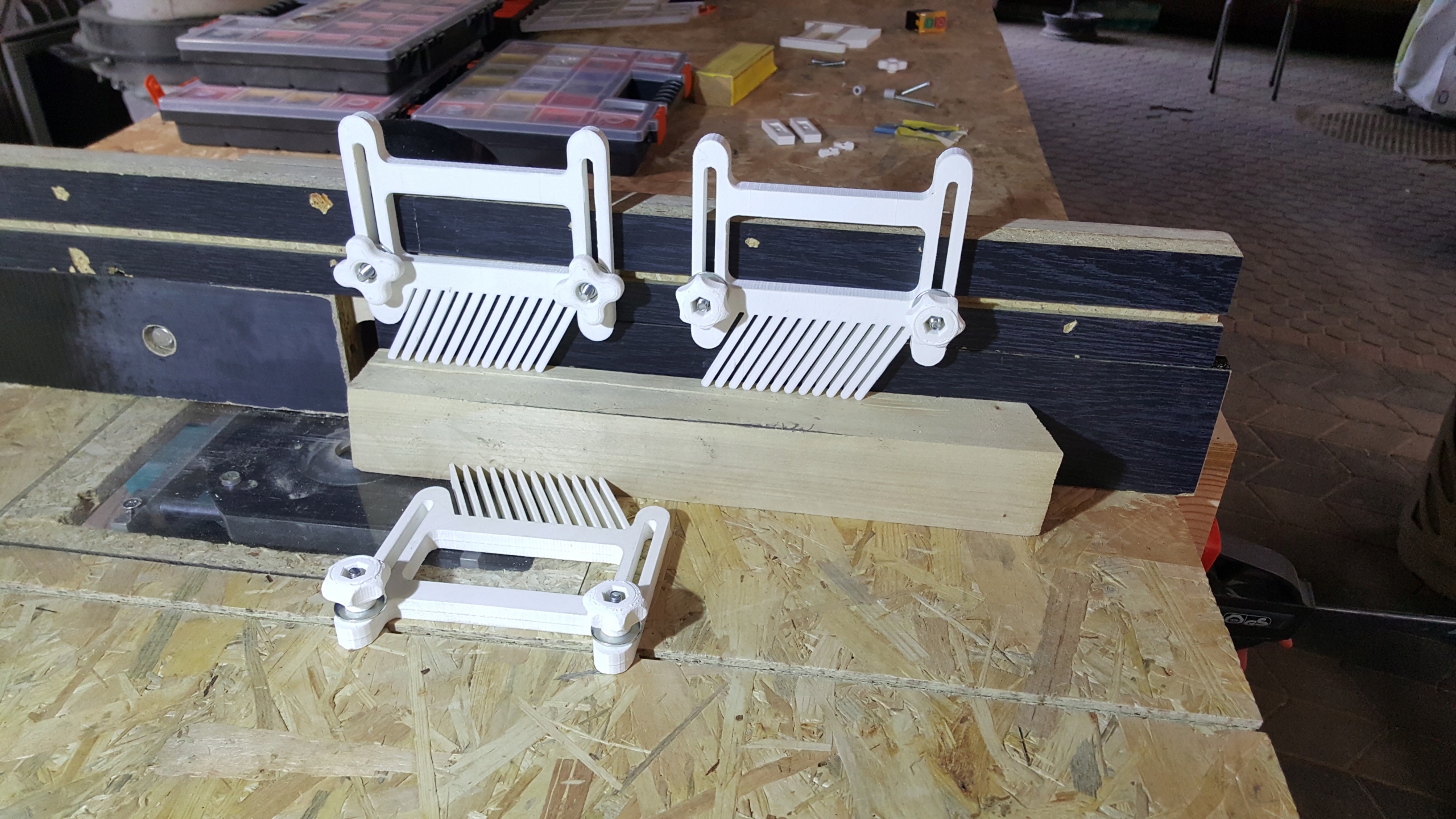 GRZEBIEŃ DOCISKOWY DOCISK PROWADNICA PIŁA FREZARKA Marka inna