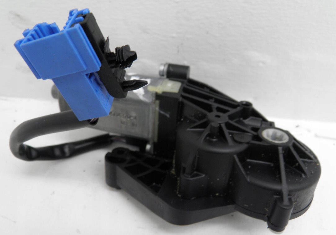 SILNICZEK FOTELA KIEROWCY MERC GLK X204 0390203368 Part manufacturer Mercedes Benz original OE