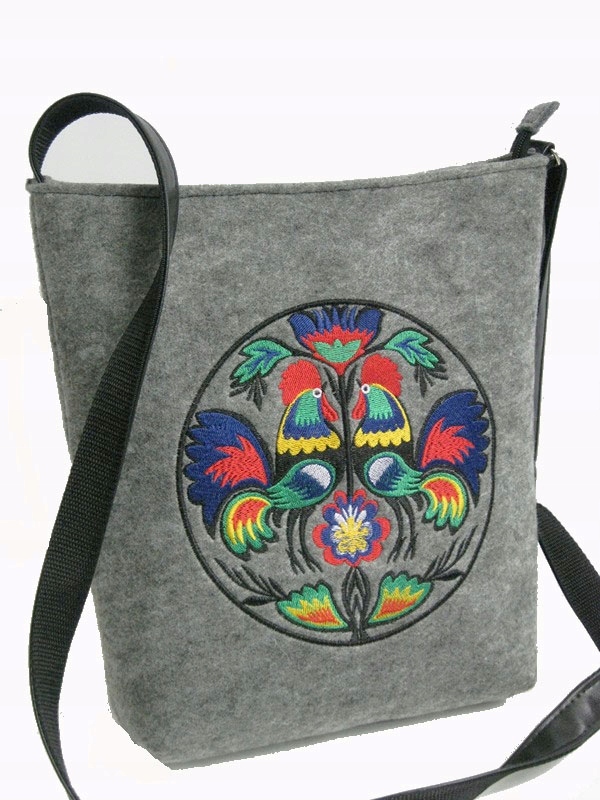 

Duża Filcowa Listonoszka - Folk- Haft