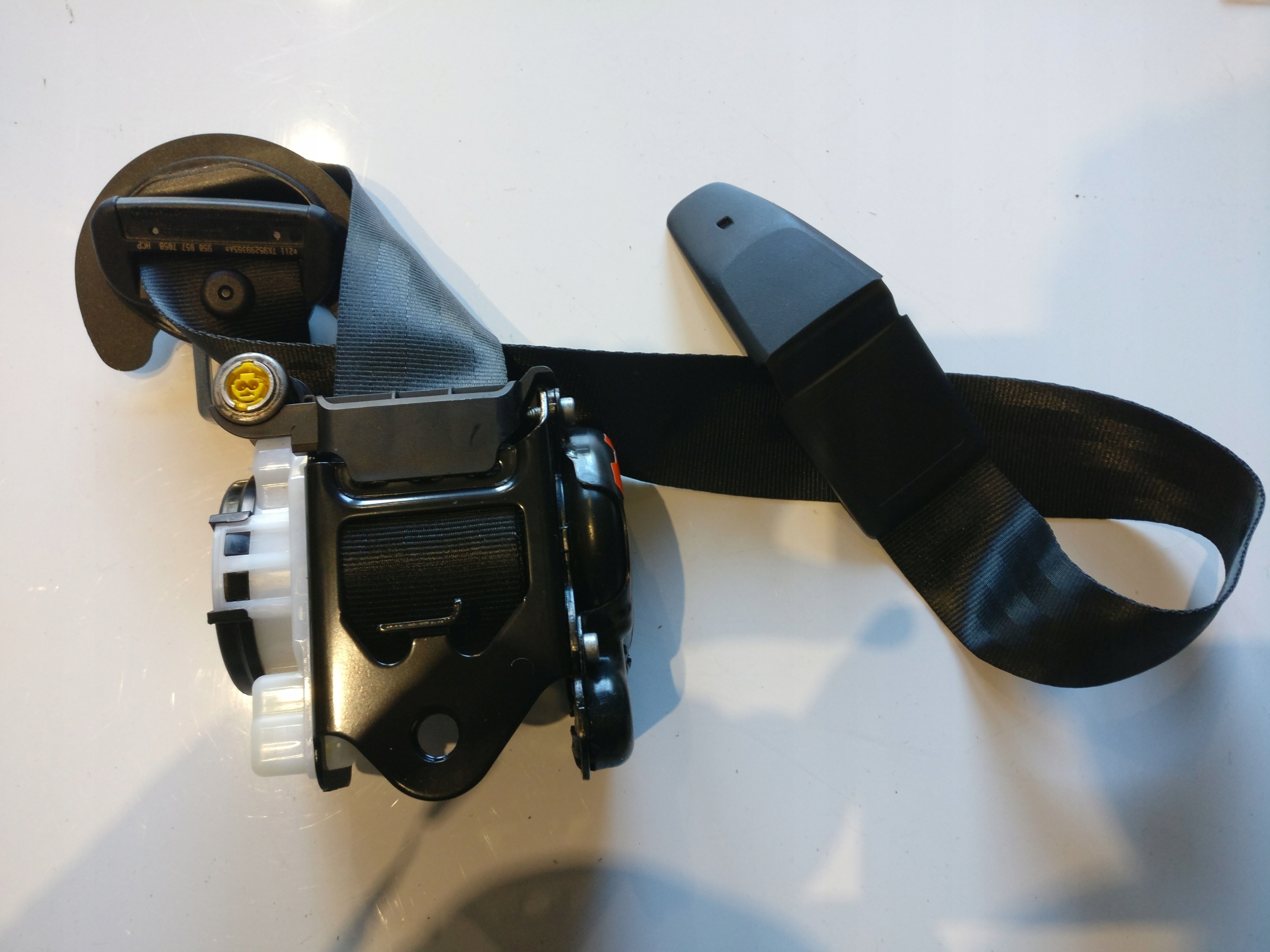 PORSCHE MACAN РЕМЕНЬ ЛЕВЫЙ ПЕРЕДНИЙ ПЕРЕДНИЙ ORG 95B857705