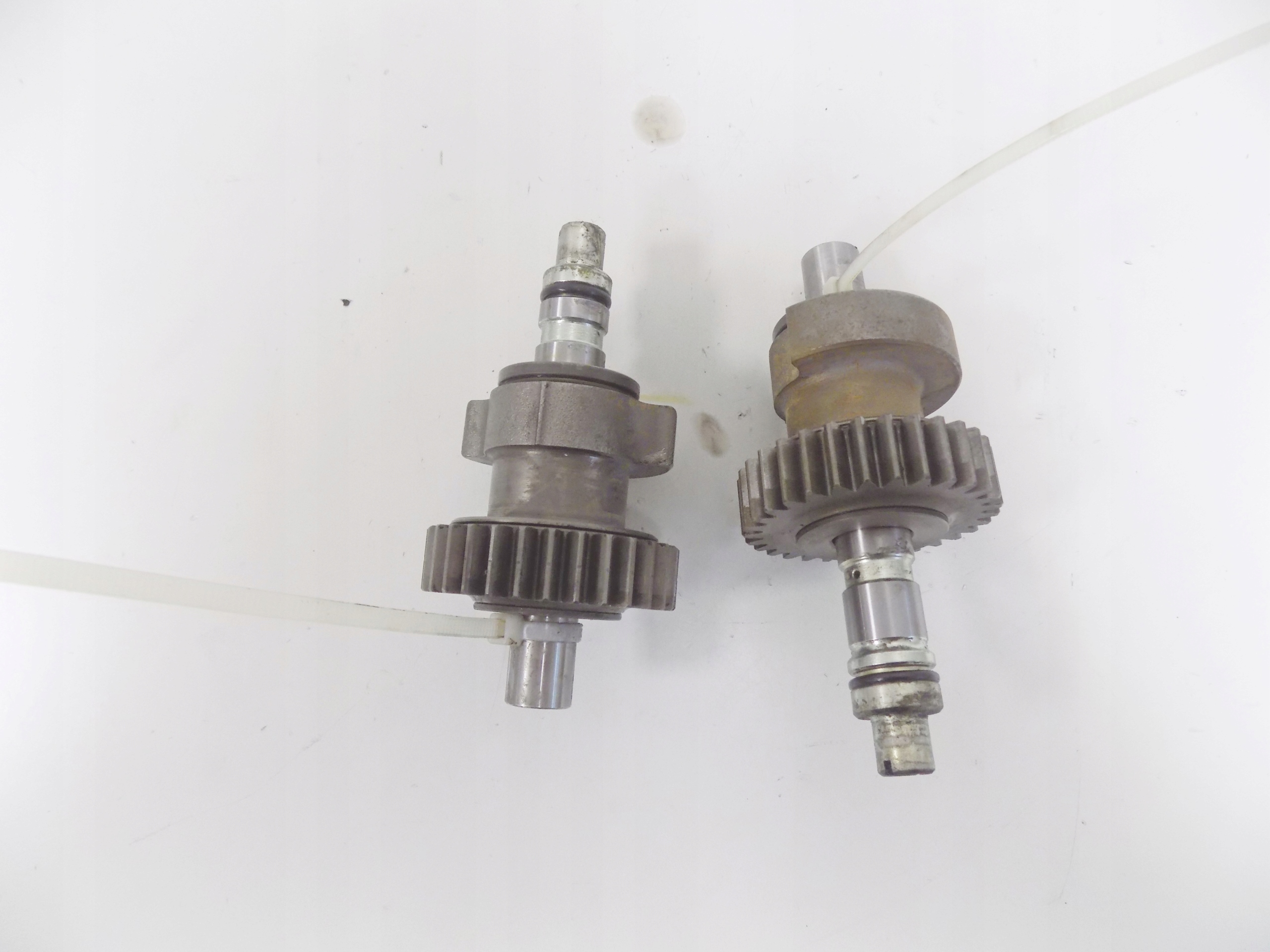 HONDA CBR 1100XX SC35D PRZECIWWAGI WAŁEK