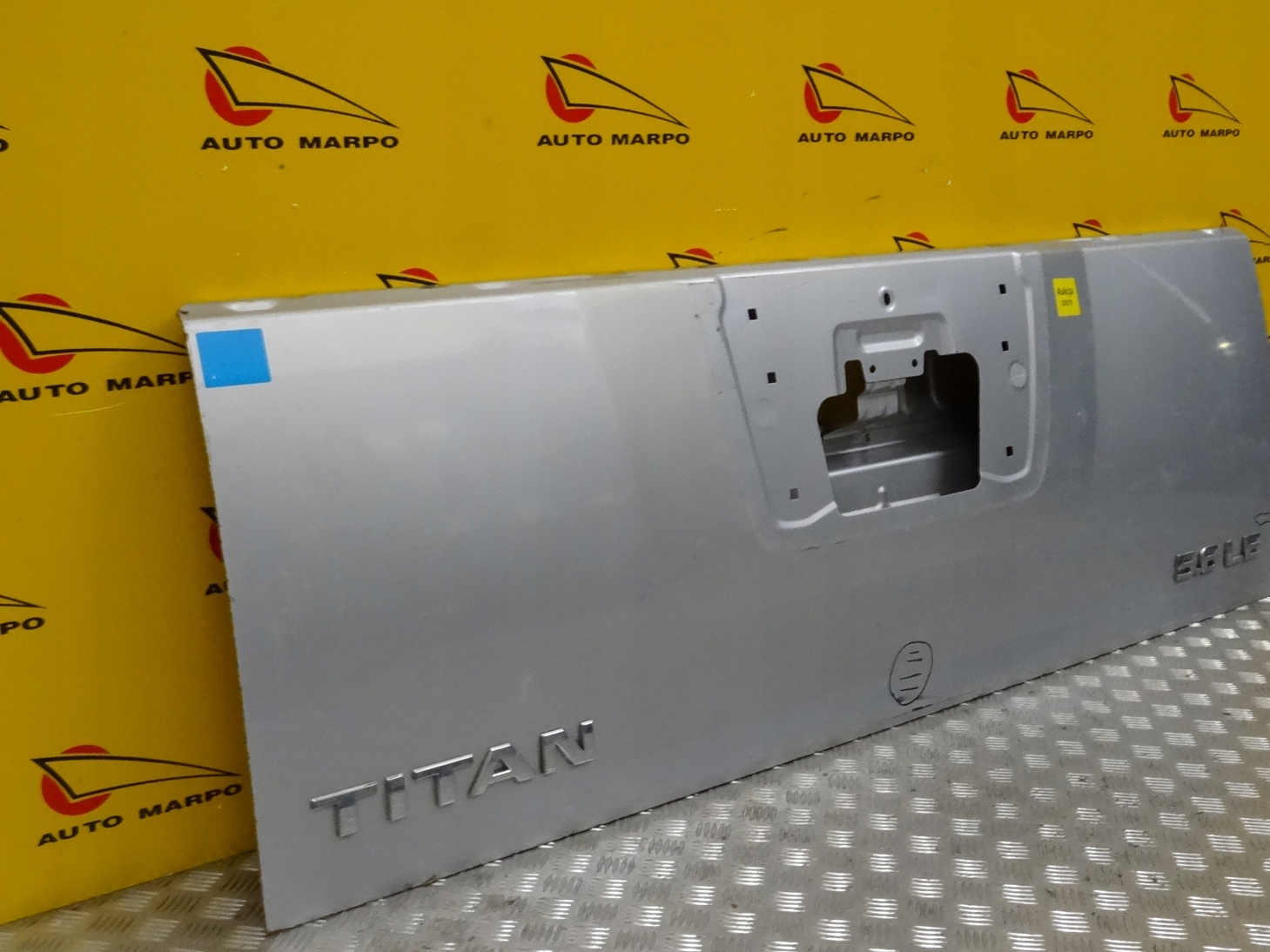 NISSAN TITAN 2003-2015 KLAPA TYŁ TYLNA BURTA Producent części Nissan OE