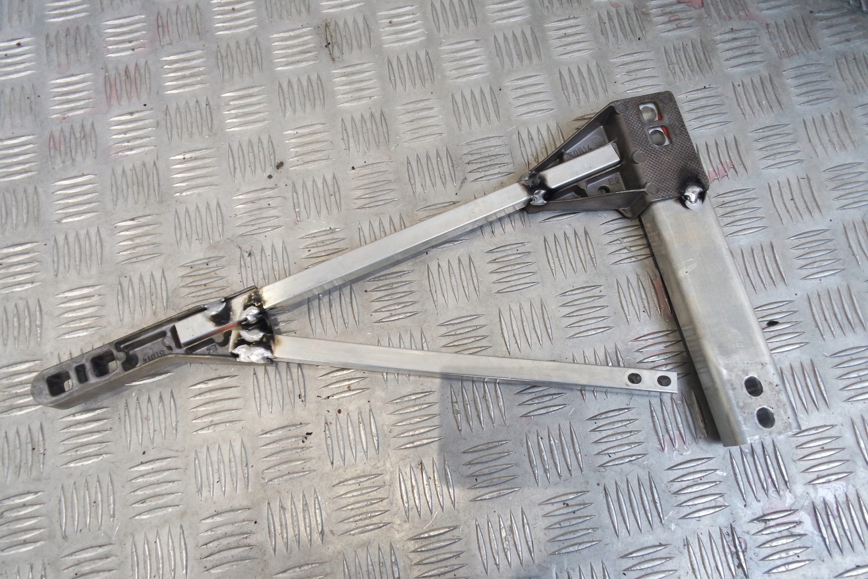 MERCEDES S W222 W217 WZMOCNIENIE PRAWE A2225200285