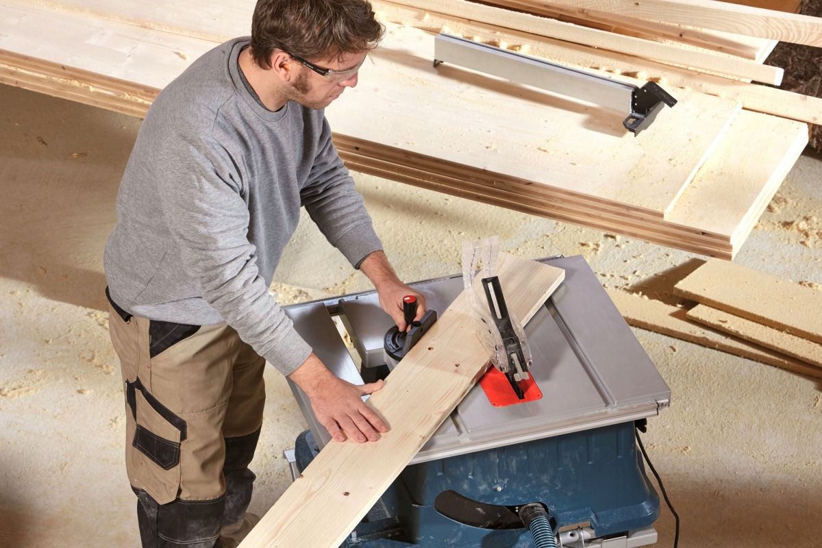 Распиловочный станок Bosch GTS 635-216