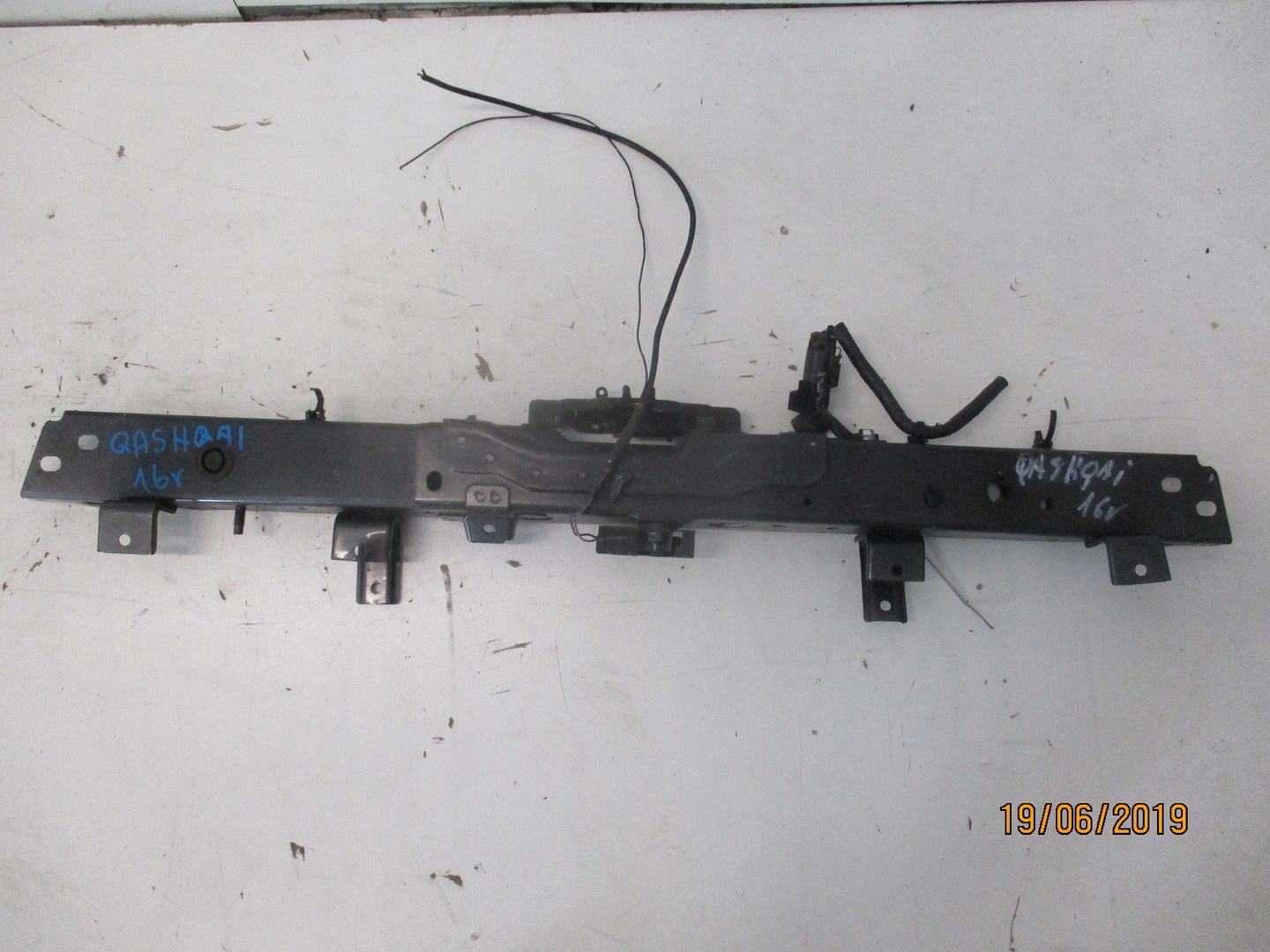 Pas przedni zamkowy NISSAN QASHQAI 16R