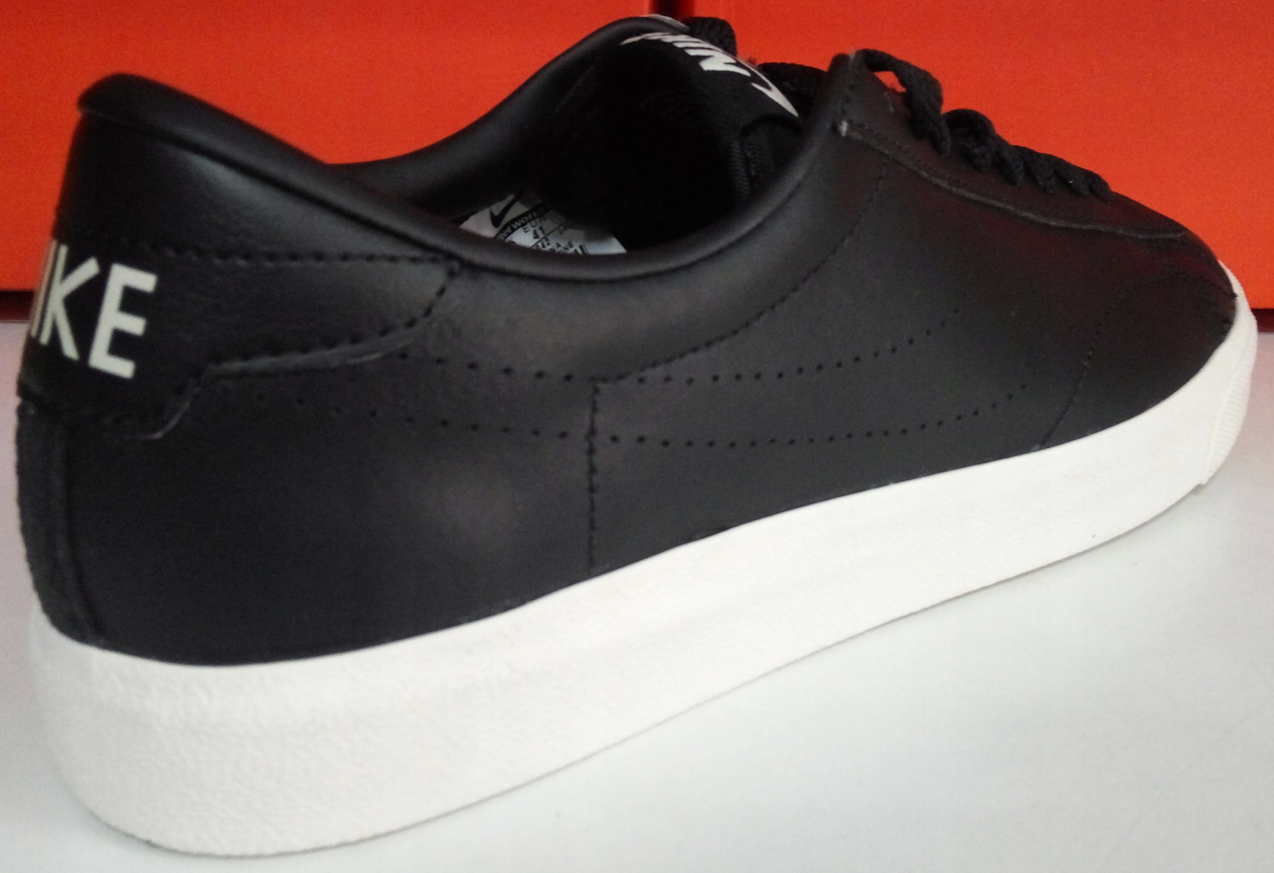 buty NIKE TENNIS CLASSIC AC LEATHER 042 r. 44 SB Wysokość niskie