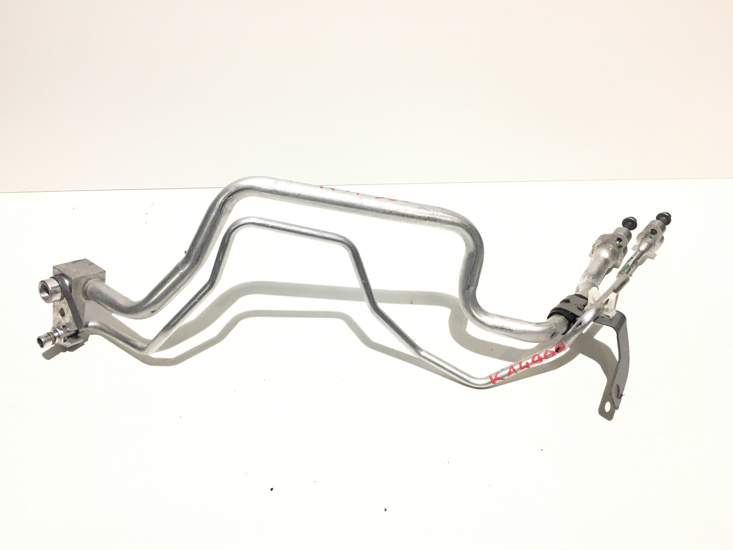 924505FN0A - NISSAN MICRA K14 0.9 IG - T шланг кондиционера