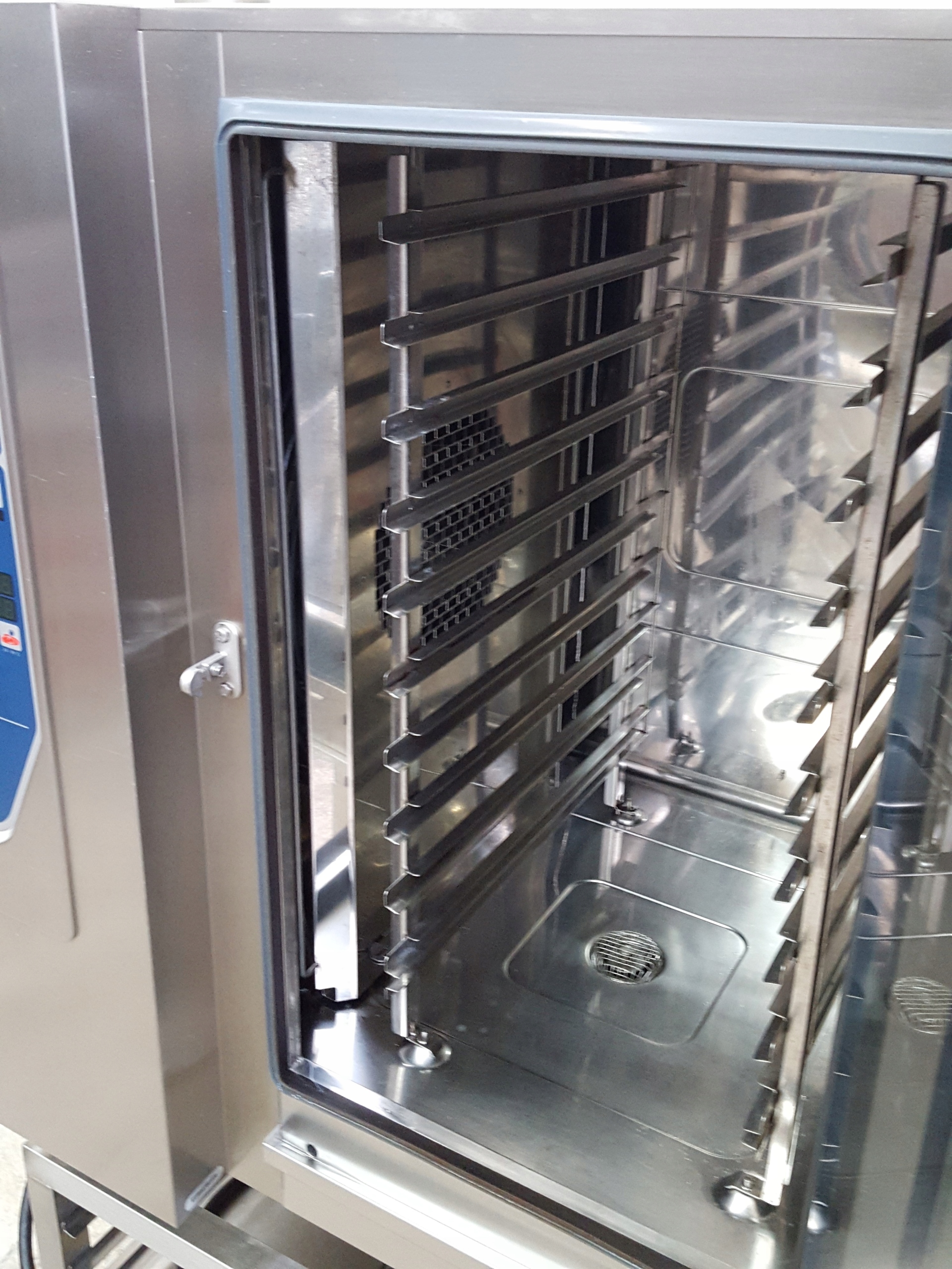 Piec KONWEKCYJNO PAROWY RATIONAL CM 101 Moc 18000 W