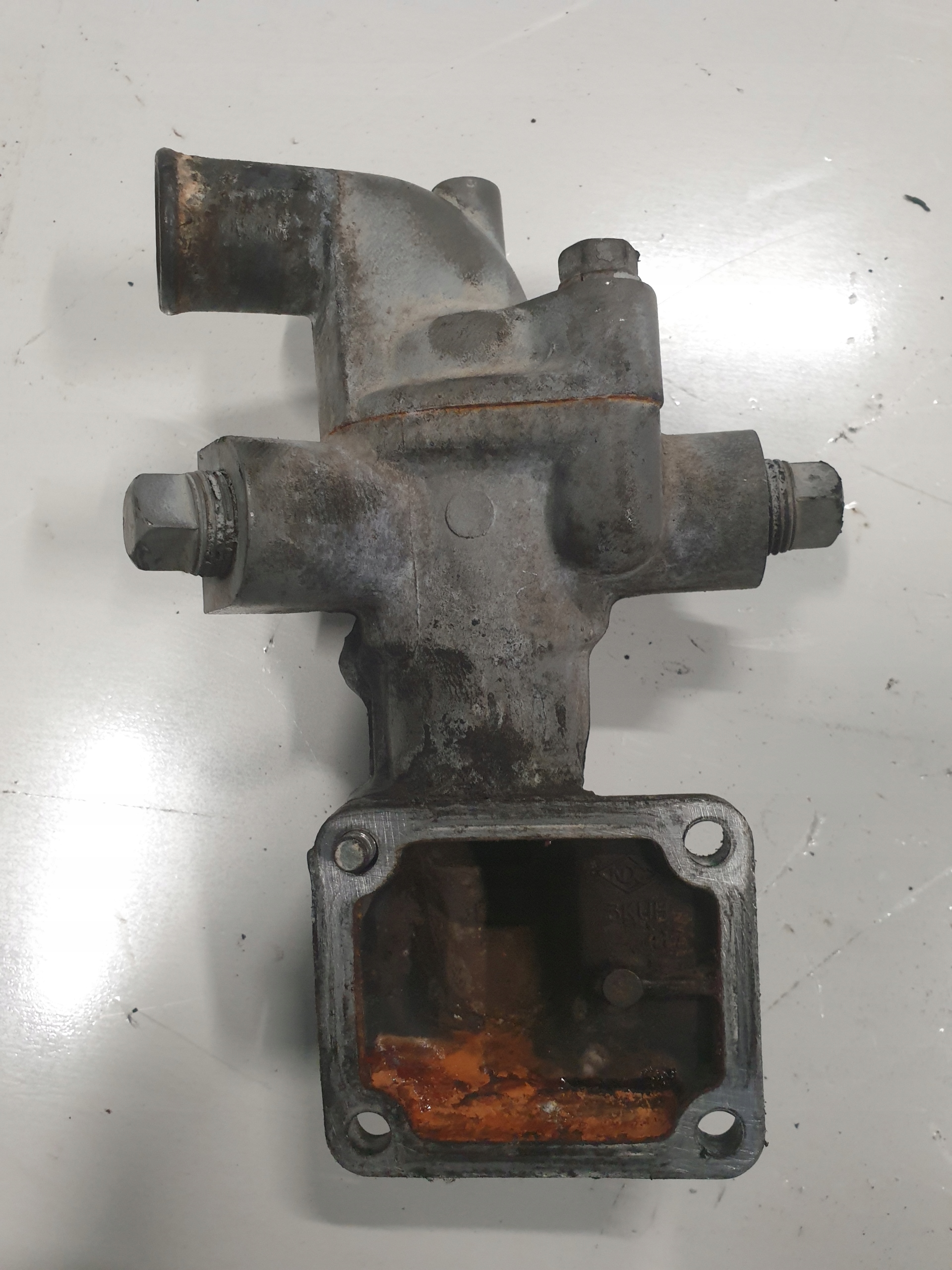 CARRIER SUPRA 950 OBUDOWA TERMOSTATU KUBOTA D1105 Car type Undefined