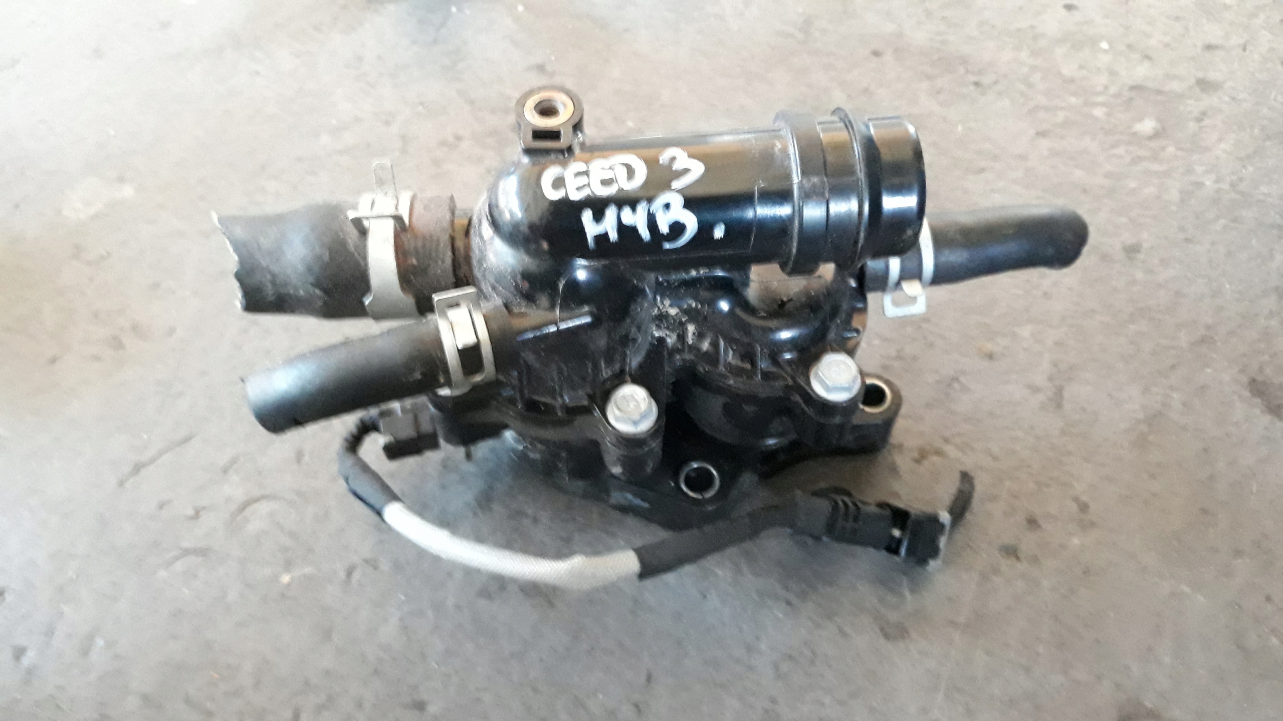 1.6H - KIA CEED III 2019 1.6 ГІБРИДНИЙ КОРПУС ТЕРМОСТАТА