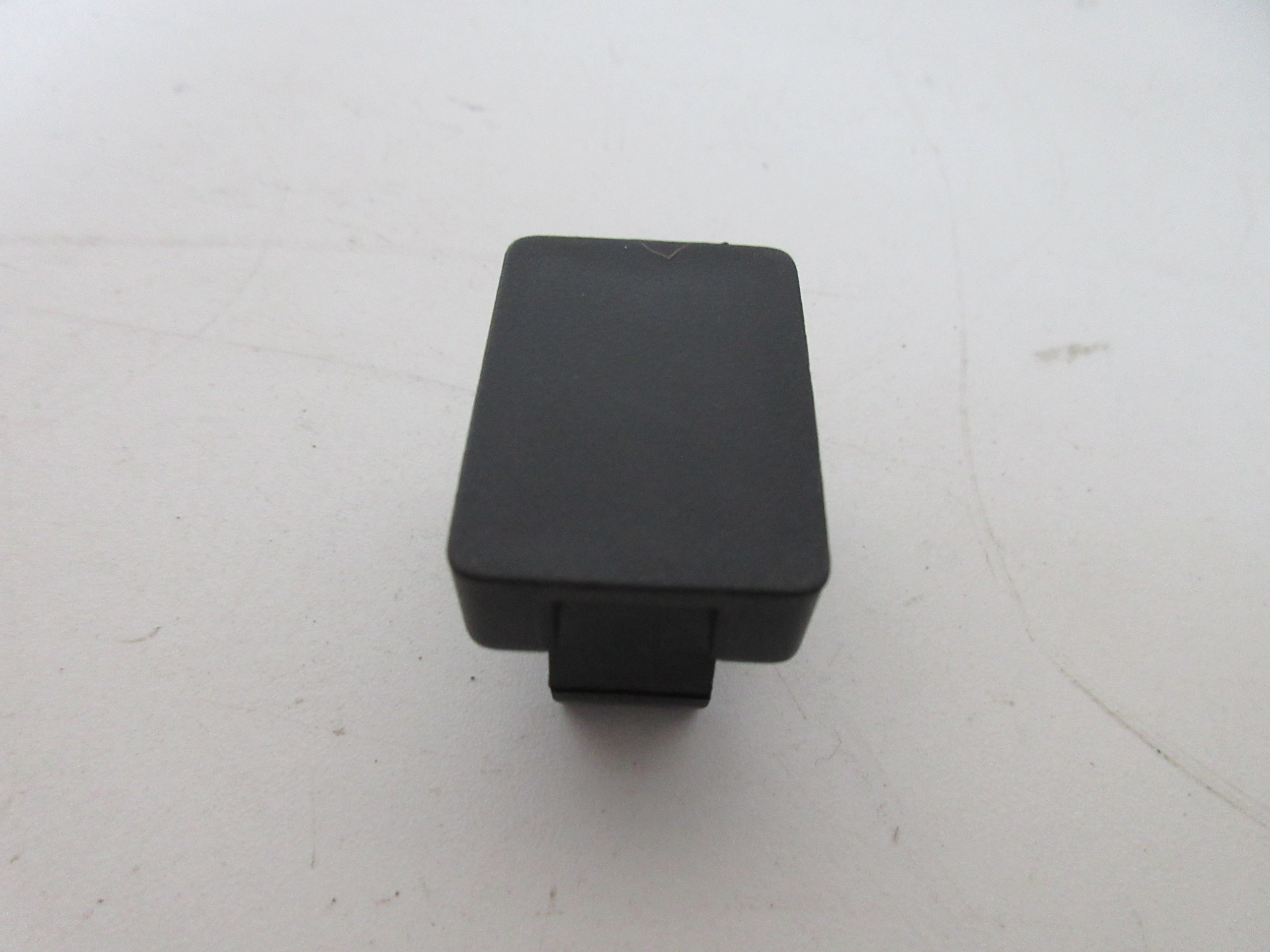 AURIS II 13-18 ZAŚLEPKA PRZYCISKU OSŁONY