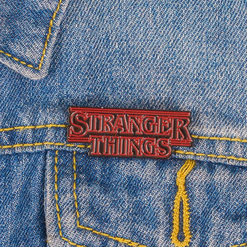 Stranger Things Przypinka Logo Napis Eleven PL Typ przypinka