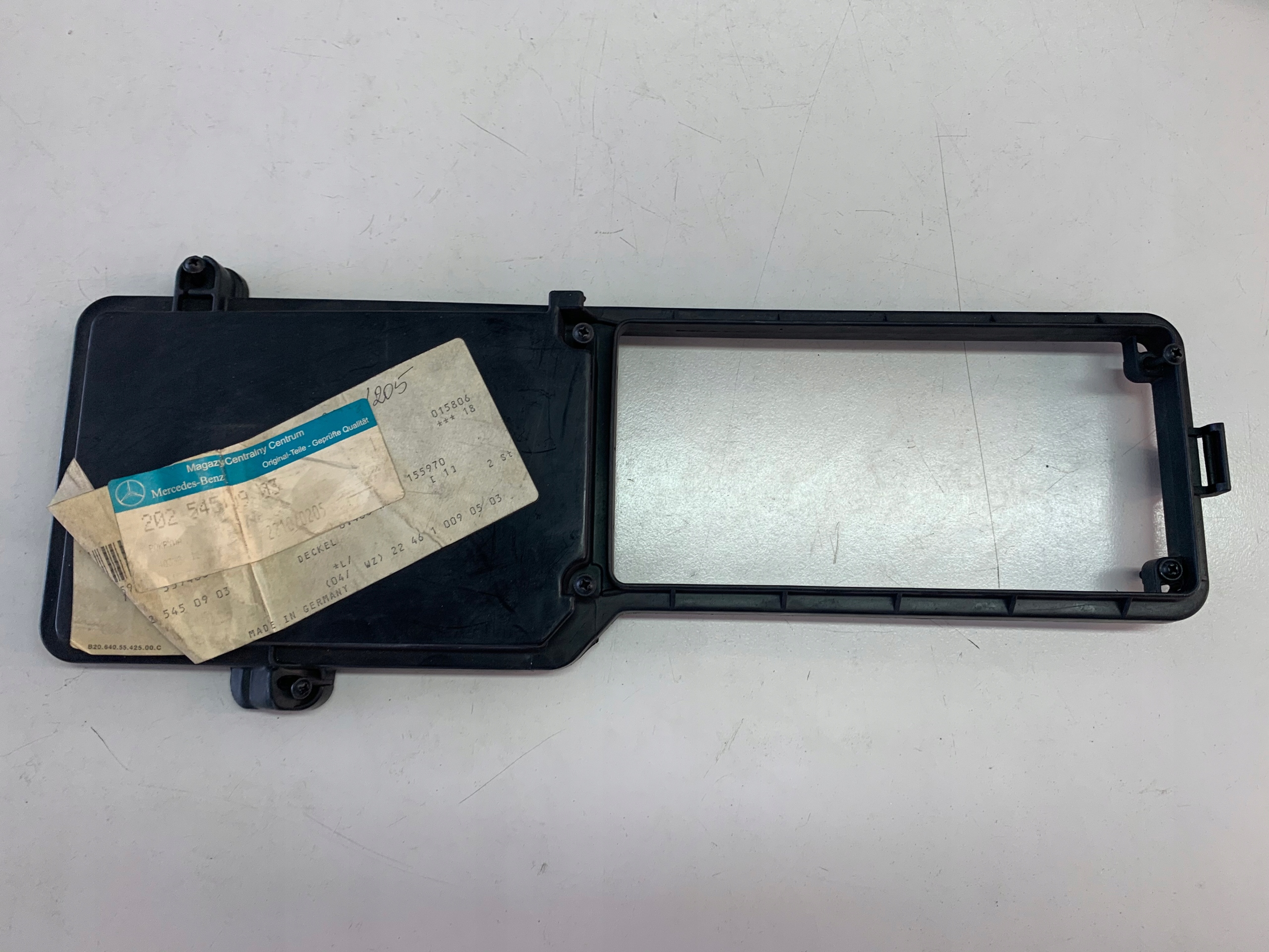 MERCEDES W202 POKRYWA SKRZYNKI BEZPIECZNIKÓW NOWA